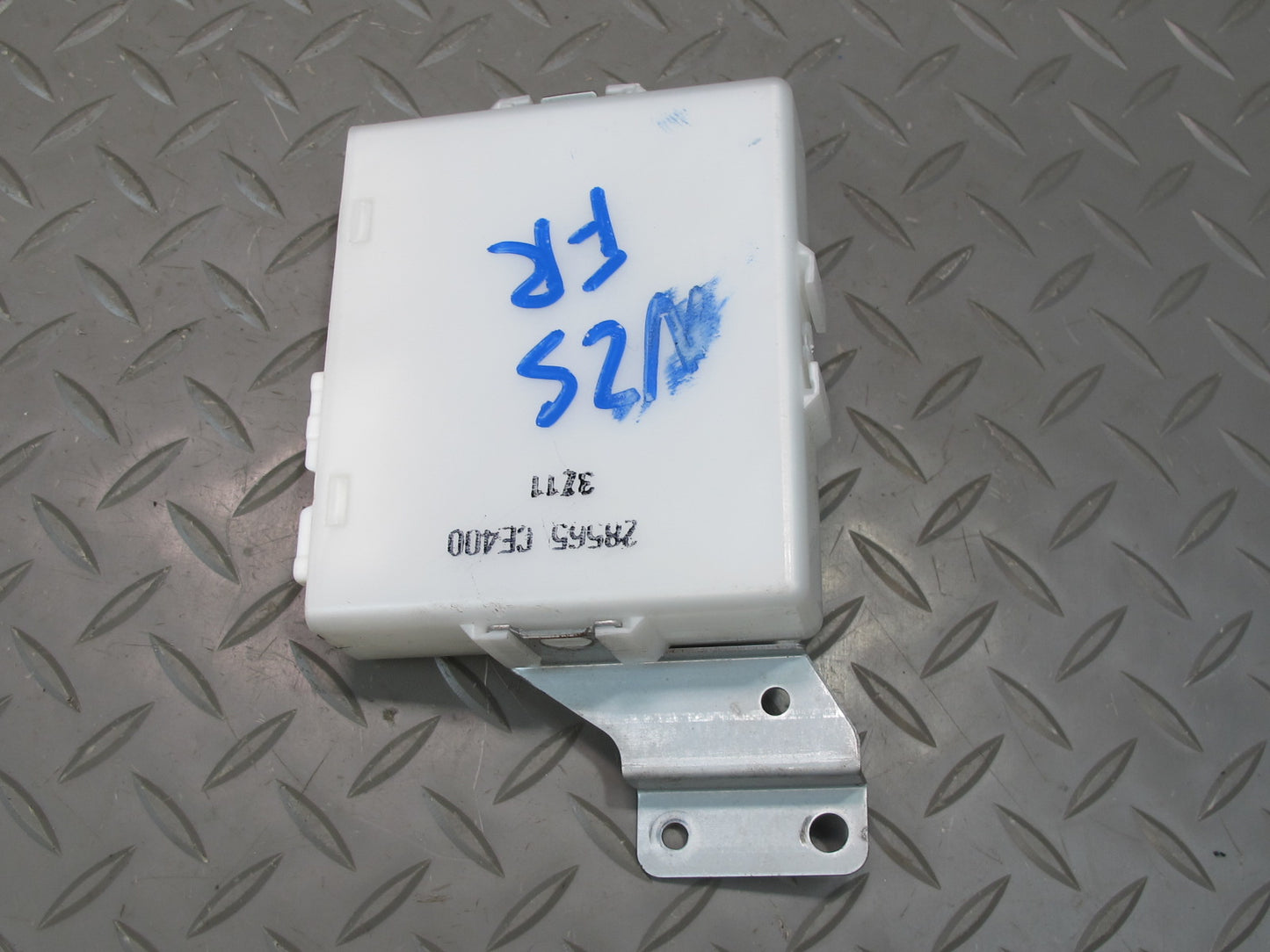 04-05 Nissan 350Z Z33 Convert Front Right Seat Control Module 28565-CE400 OEM