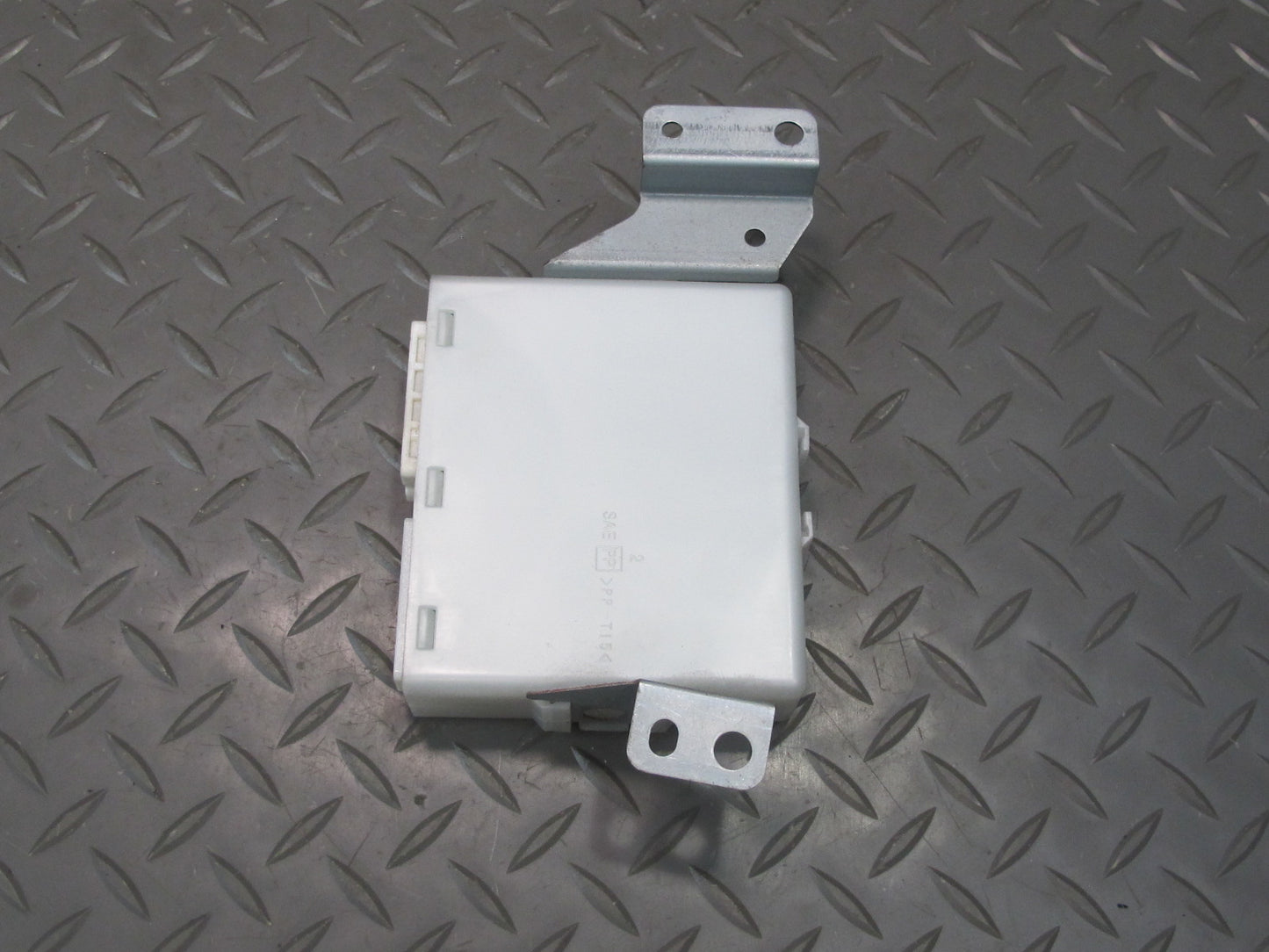 04-05 Nissan 350Z Z33 Convert Front Right Seat Control Module 28565-CE400 OEM