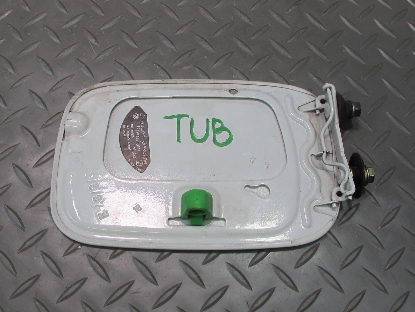 01-06 BMW E46 330ci Convertible Fuel Tank Filler Door Lid Cover White OEM