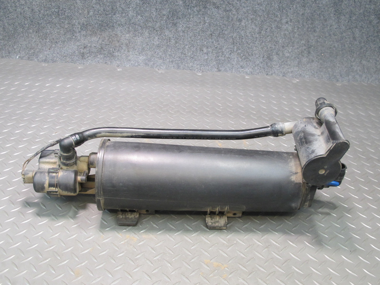 01-06 BMW E46 330CI M54 Fuel Evap Vapor Charcoal Canister w Leak Pump Assy OEM