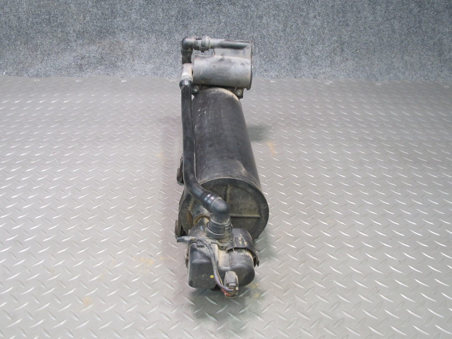 01-06 BMW E46 330CI M54 Fuel Evap Vapor Charcoal Canister w Leak Pump Assy OEM