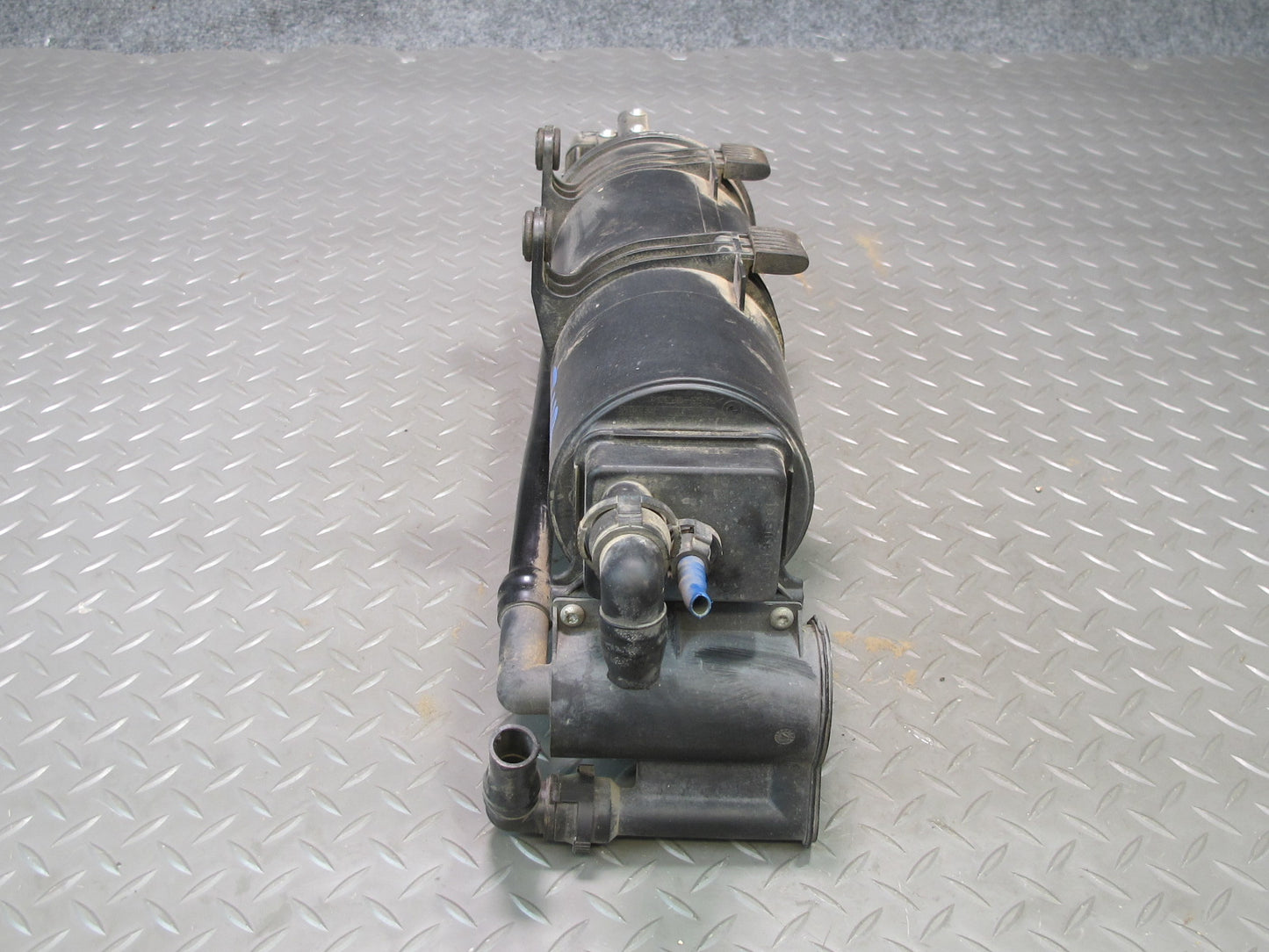 01-06 BMW E46 330CI M54 Fuel Evap Vapor Charcoal Canister w Leak Pump Assy OEM