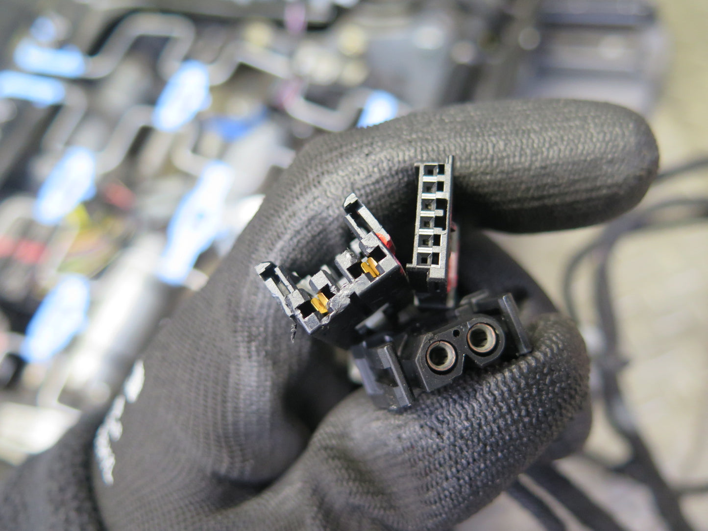 01-06 BMW E46 330ci Convert Front Right Seat Lower Frame Track Rail w Motor OEM