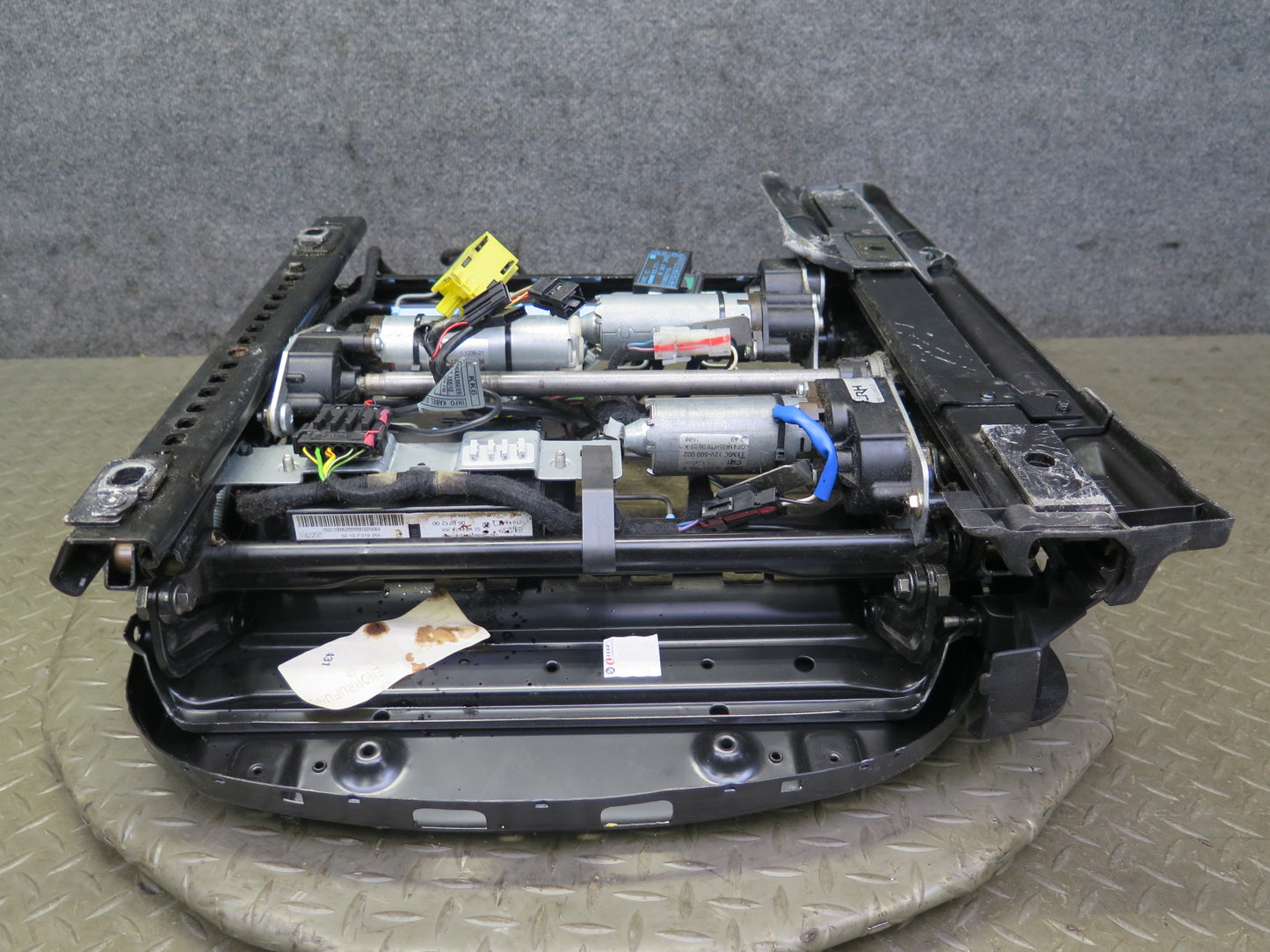 01-06 BMW E46 330ci Convert Front Right Seat Lower Frame Track Rail w Motor OEM