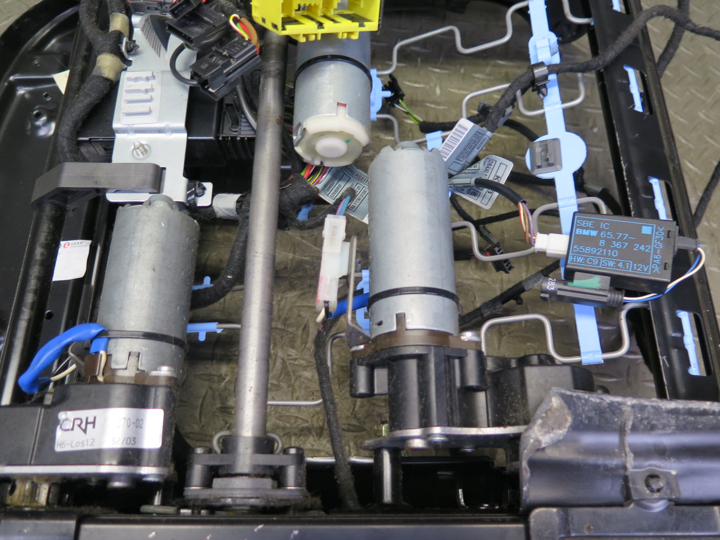 01-06 BMW E46 330ci Convert Front Right Seat Lower Frame Track Rail w Motor OEM