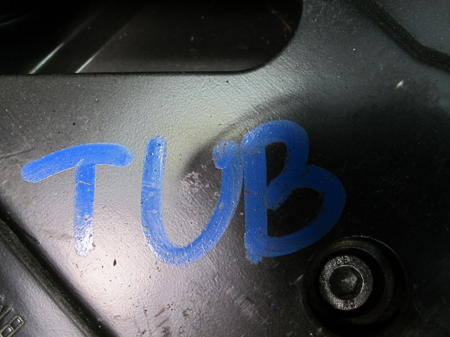 01-06 BMW E46 330ci Convertible Battery Tray Vibration Absorber Bracket Assy OEM