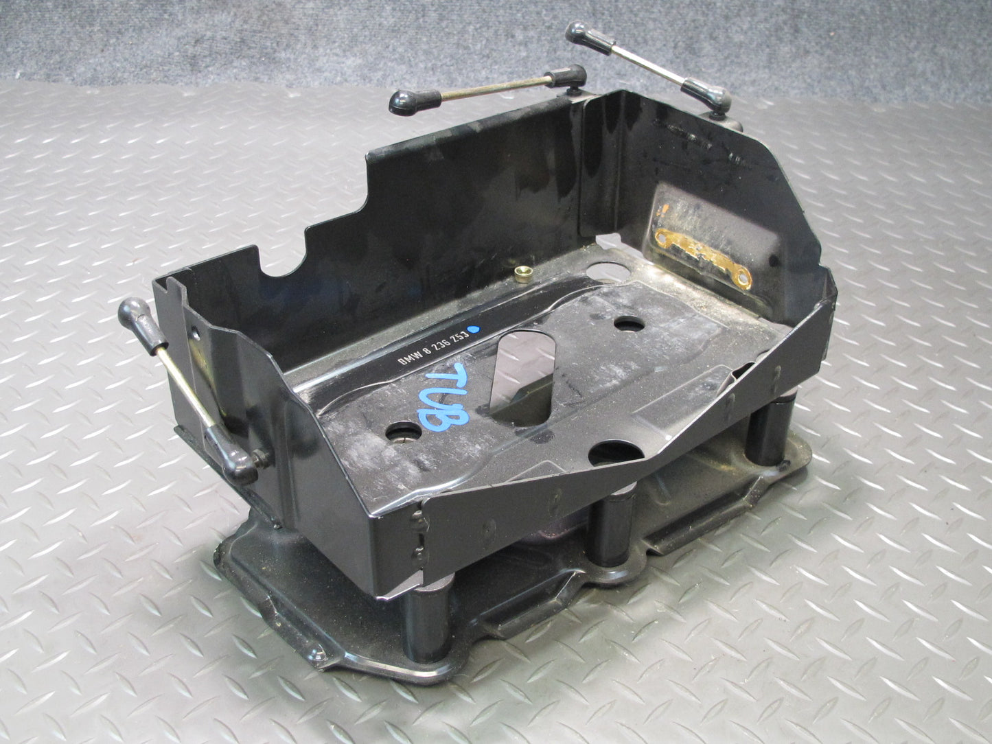 01-06 BMW E46 330ci Convertible Battery Tray Vibration Absorber Bracket Assy OEM