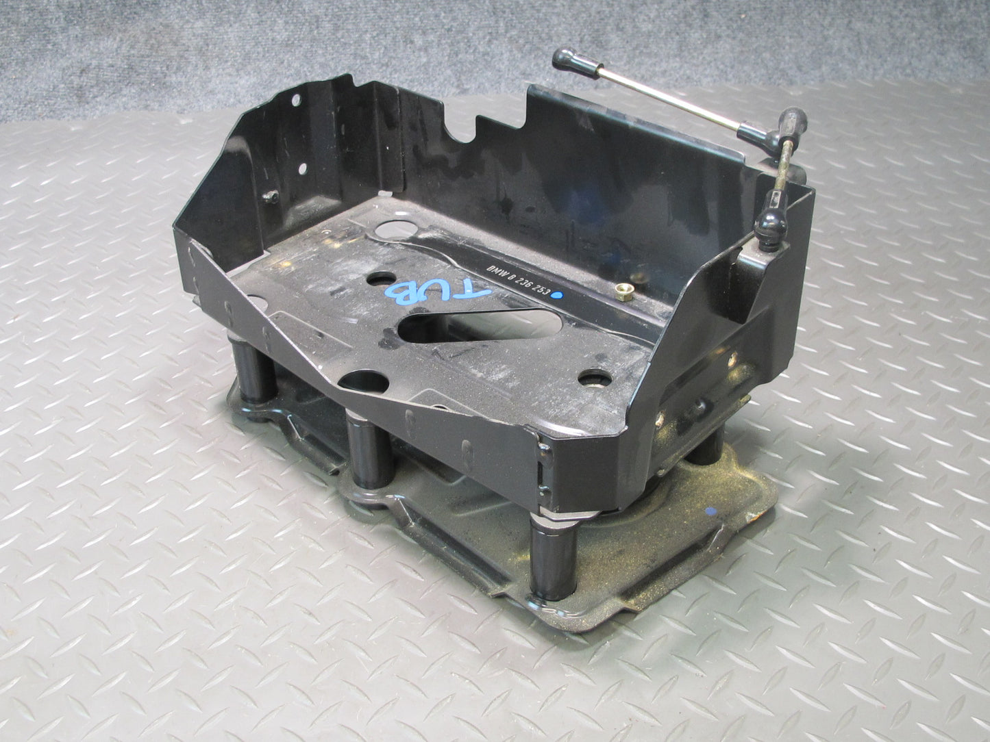 01-06 BMW E46 330ci Convertible Battery Tray Vibration Absorber Bracket Assy OEM