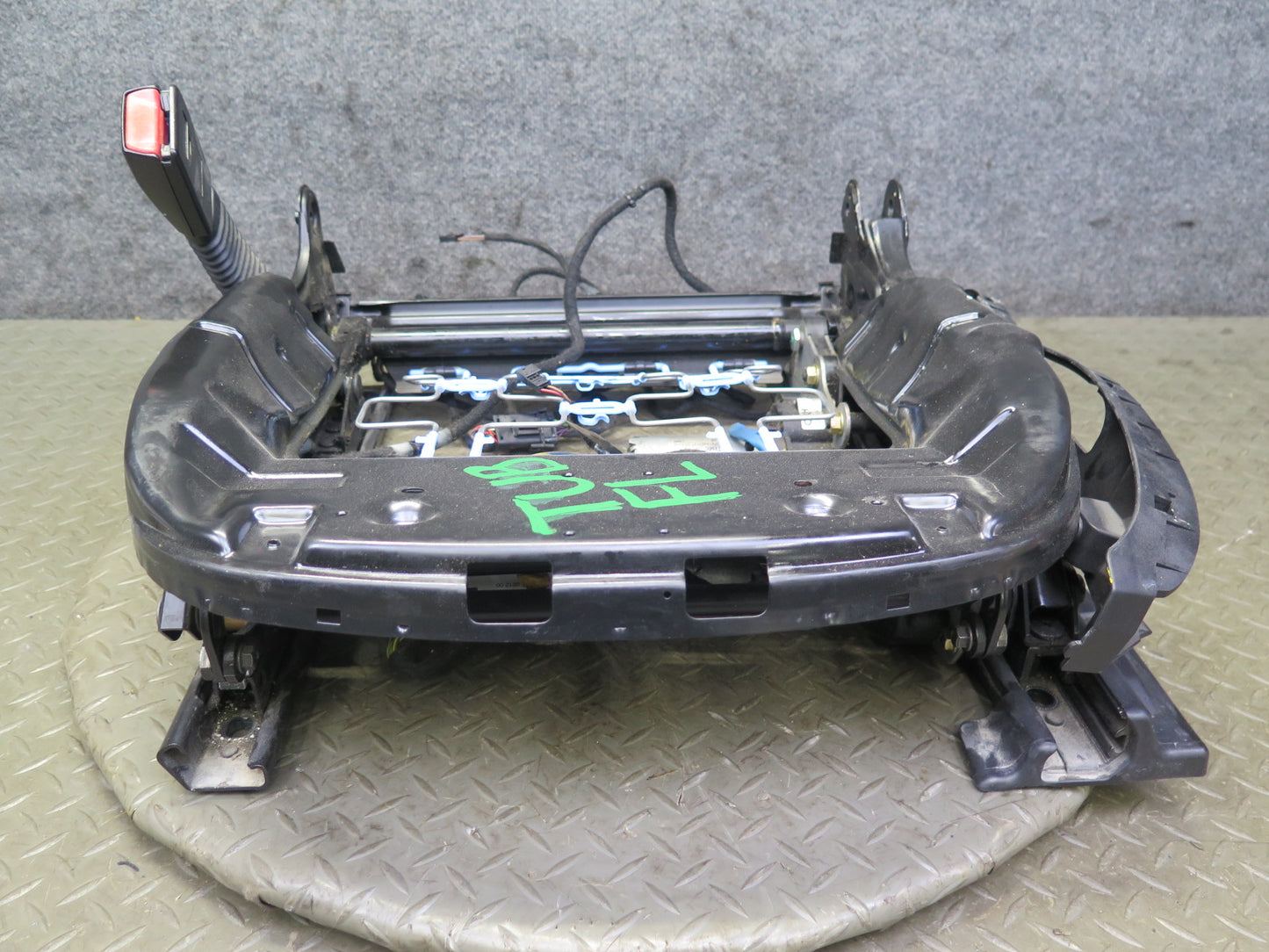 01-06 BMW E46 330ci Convert Front Left Seat Lower Frame Track Rail w Motor OEM