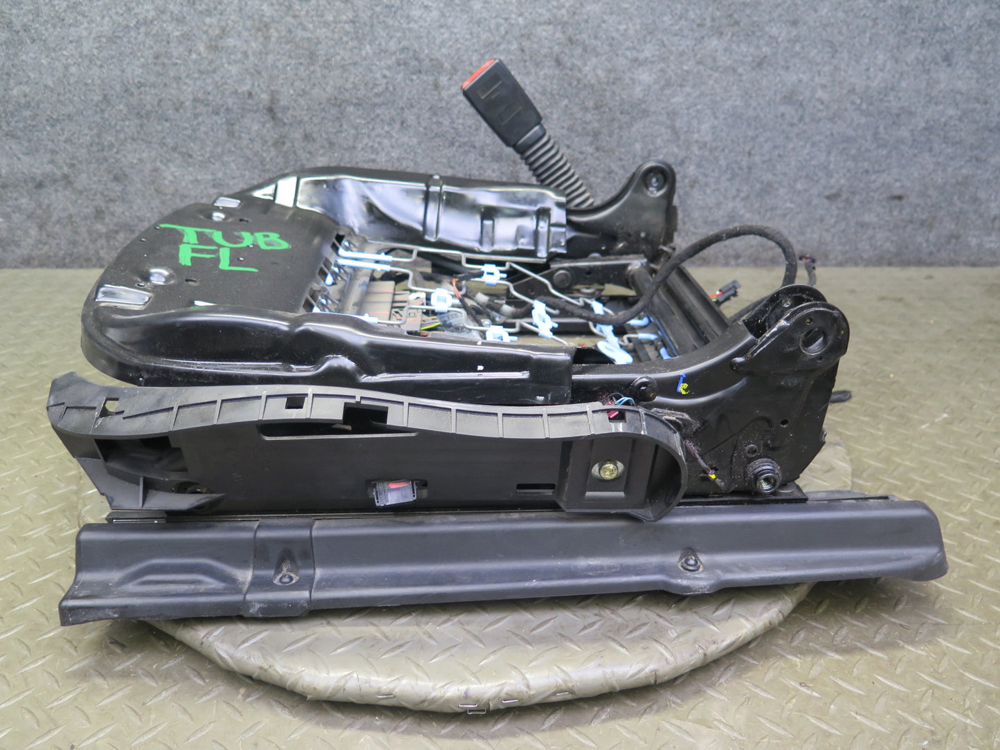 01-06 BMW E46 330ci Convert Front Left Seat Lower Frame Track Rail w Motor OEM