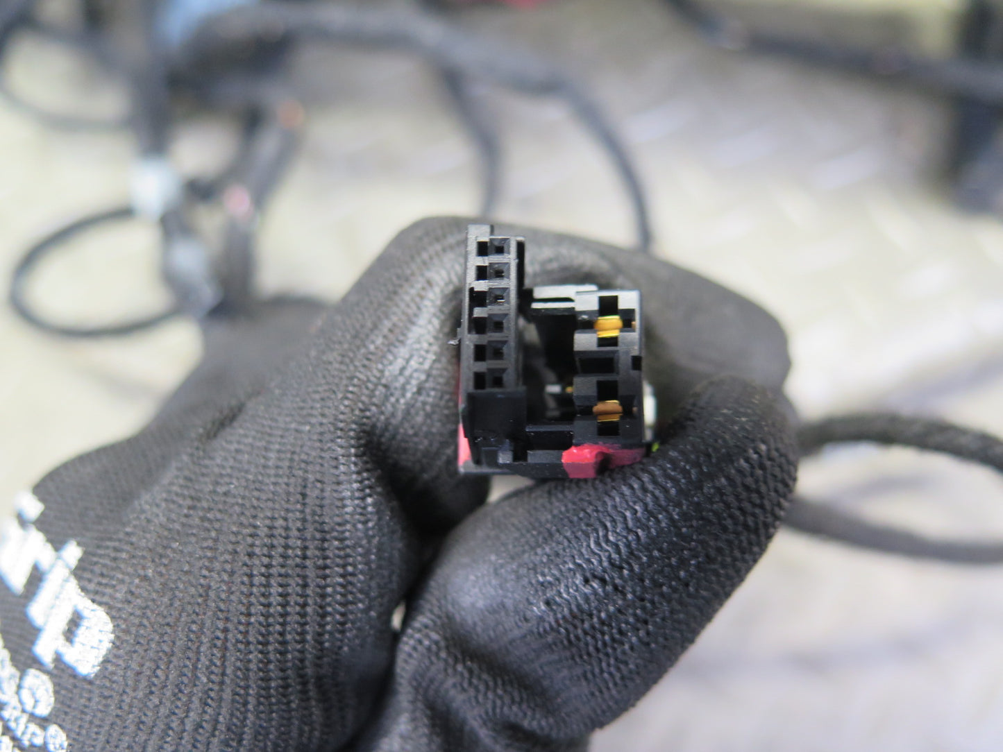 01-06 BMW E46 330ci Convert Front Left Seat Lower Frame Track Rail w Motor OEM