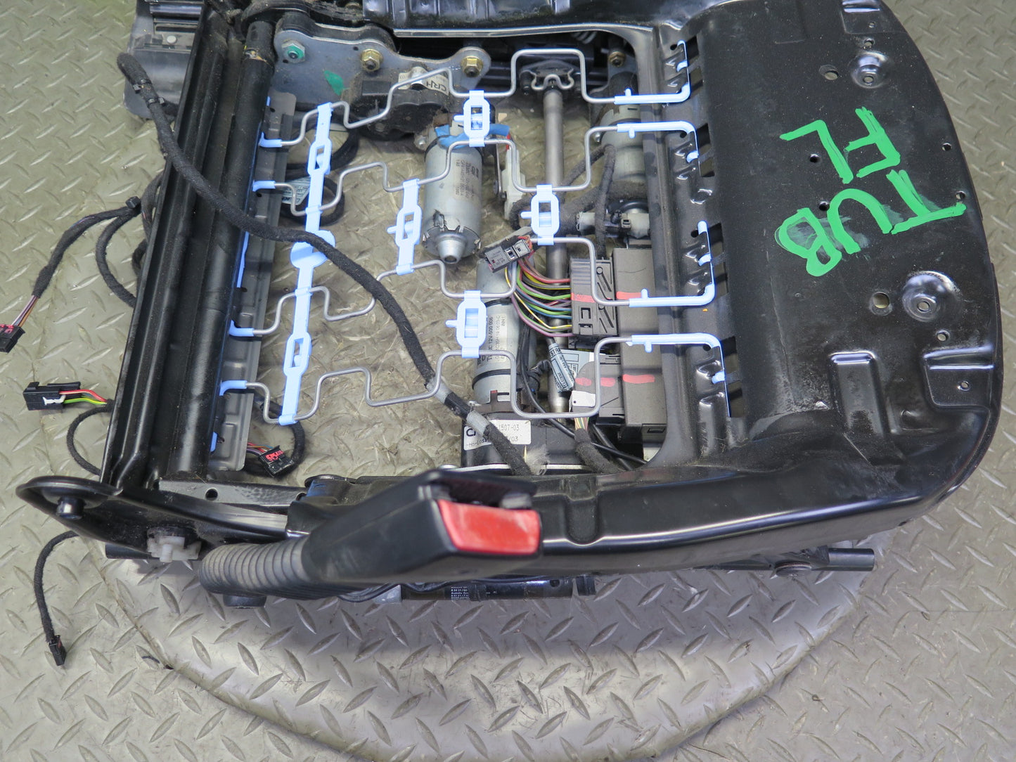 01-06 BMW E46 330ci Convert Front Left Seat Lower Frame Track Rail w Motor OEM