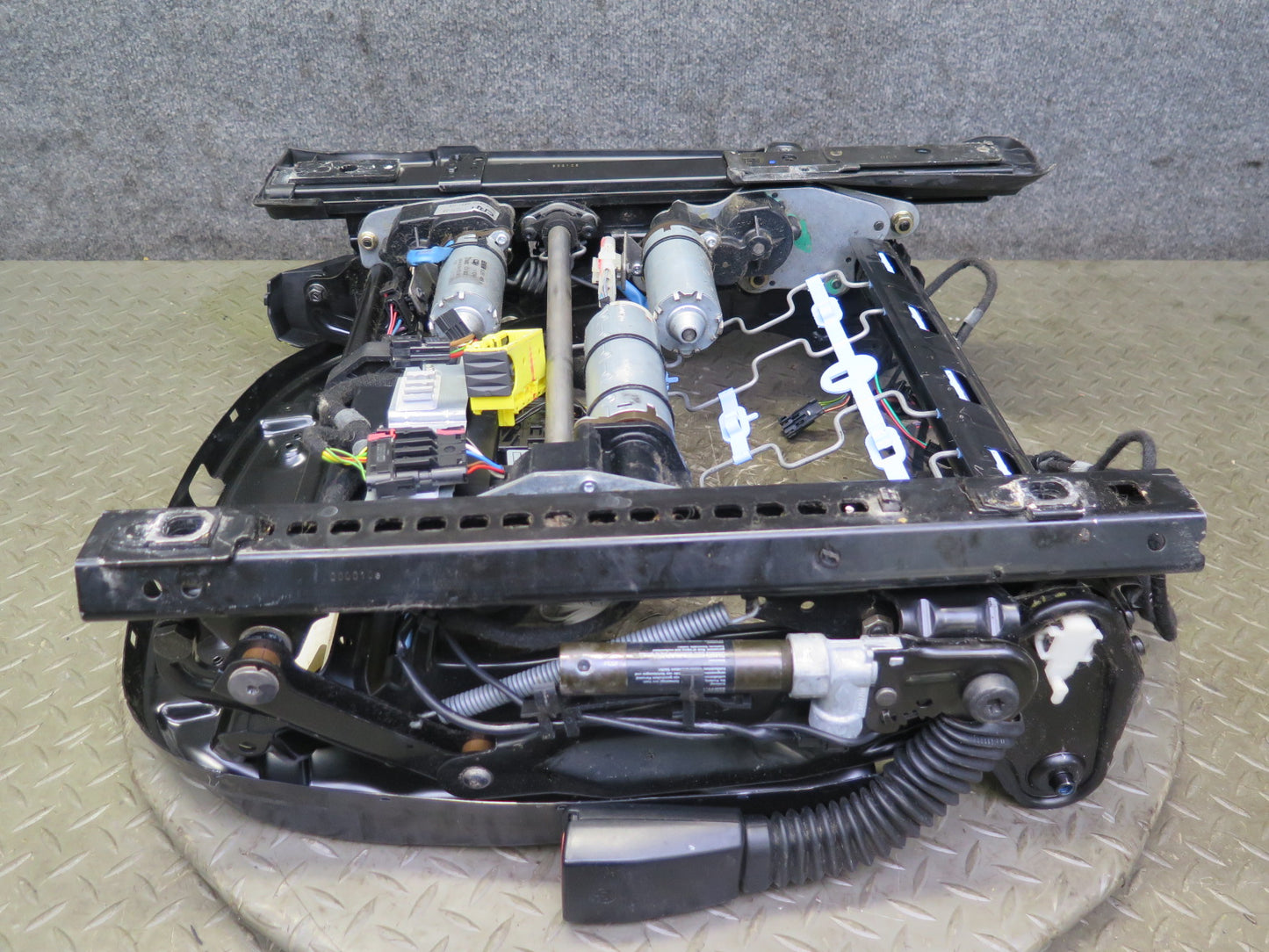 01-06 BMW E46 330ci Convert Front Left Seat Lower Frame Track Rail w Motor OEM