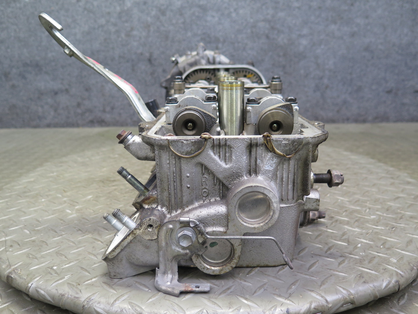 2005-2009 Lexus UZJ120L GX470 4.7L 2UZFE Engine Right Side Cylinder Head Assy