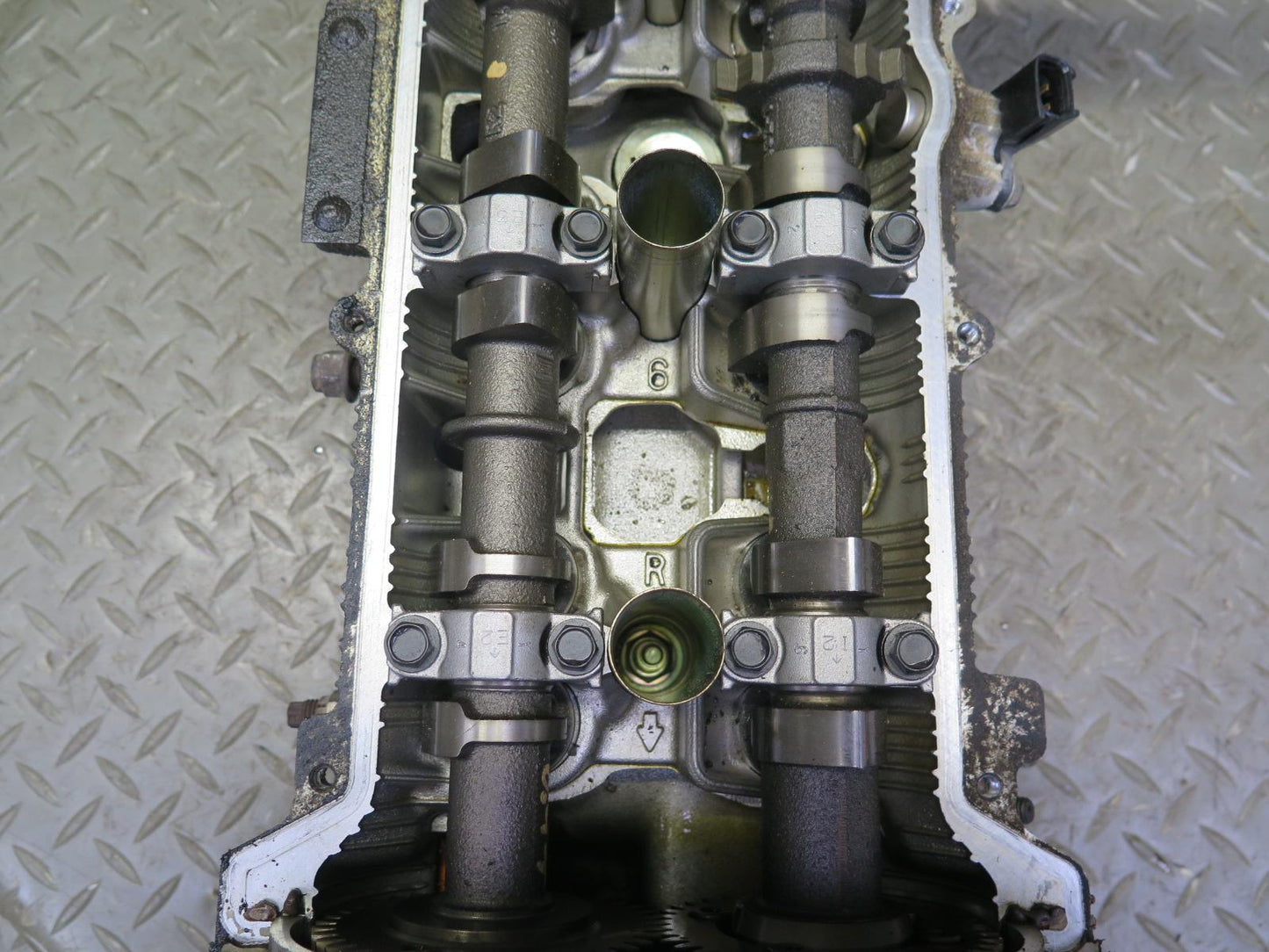 2005-2009 Lexus UZJ120L GX470 4.7L 2UZFE Engine Right Side Cylinder Head Assy