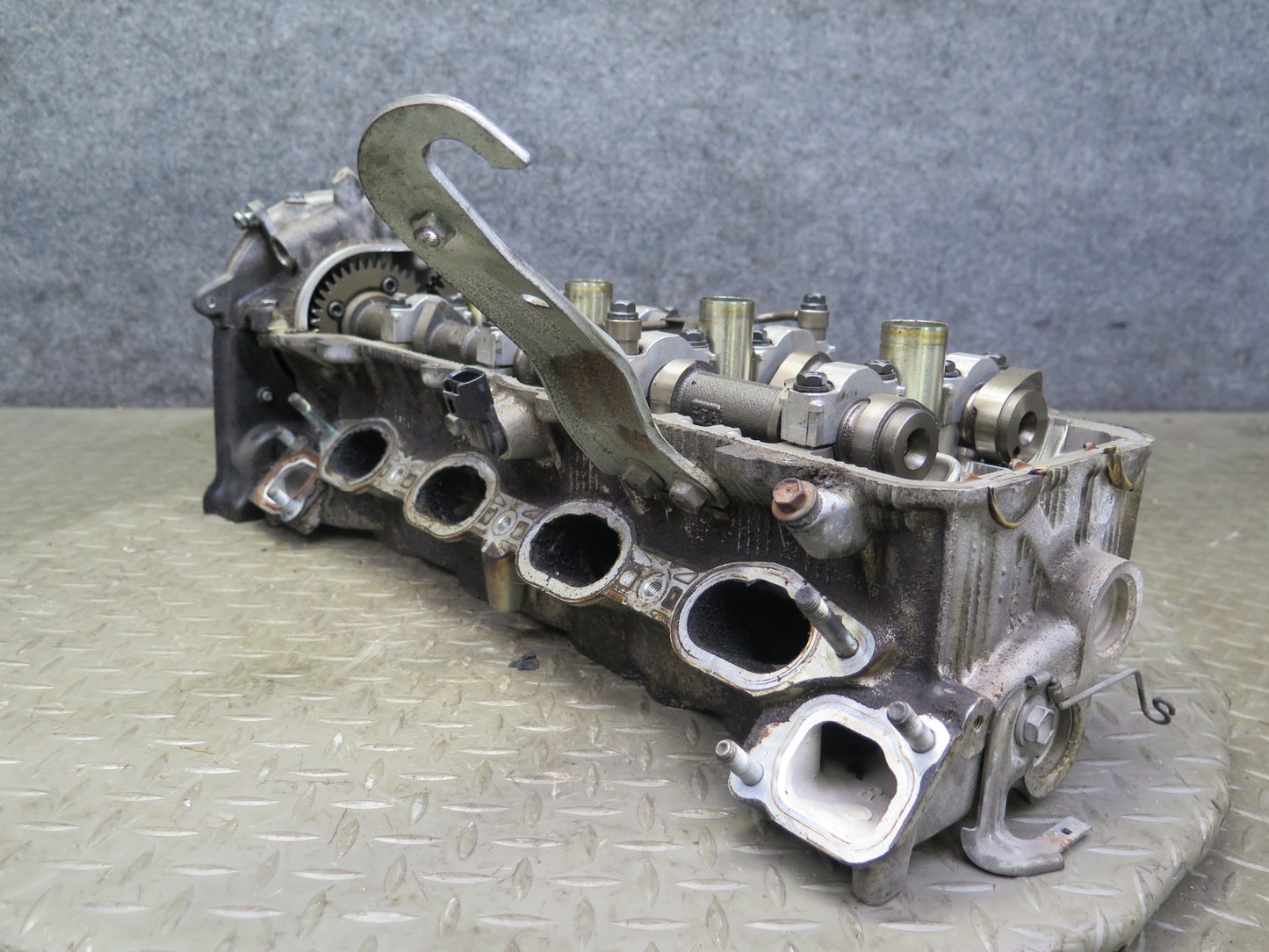 2005-2009 Lexus UZJ120L GX470 4.7L 2UZFE Engine Right Side Cylinder Head Assy