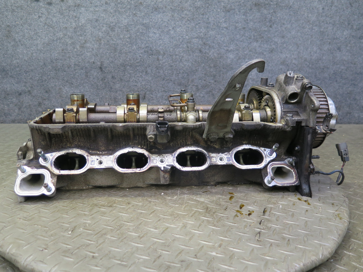 2005-2009 Lexus UZJ120L GX470 4.7L 2UZFE Engine Left Side Cylinder Head Assy