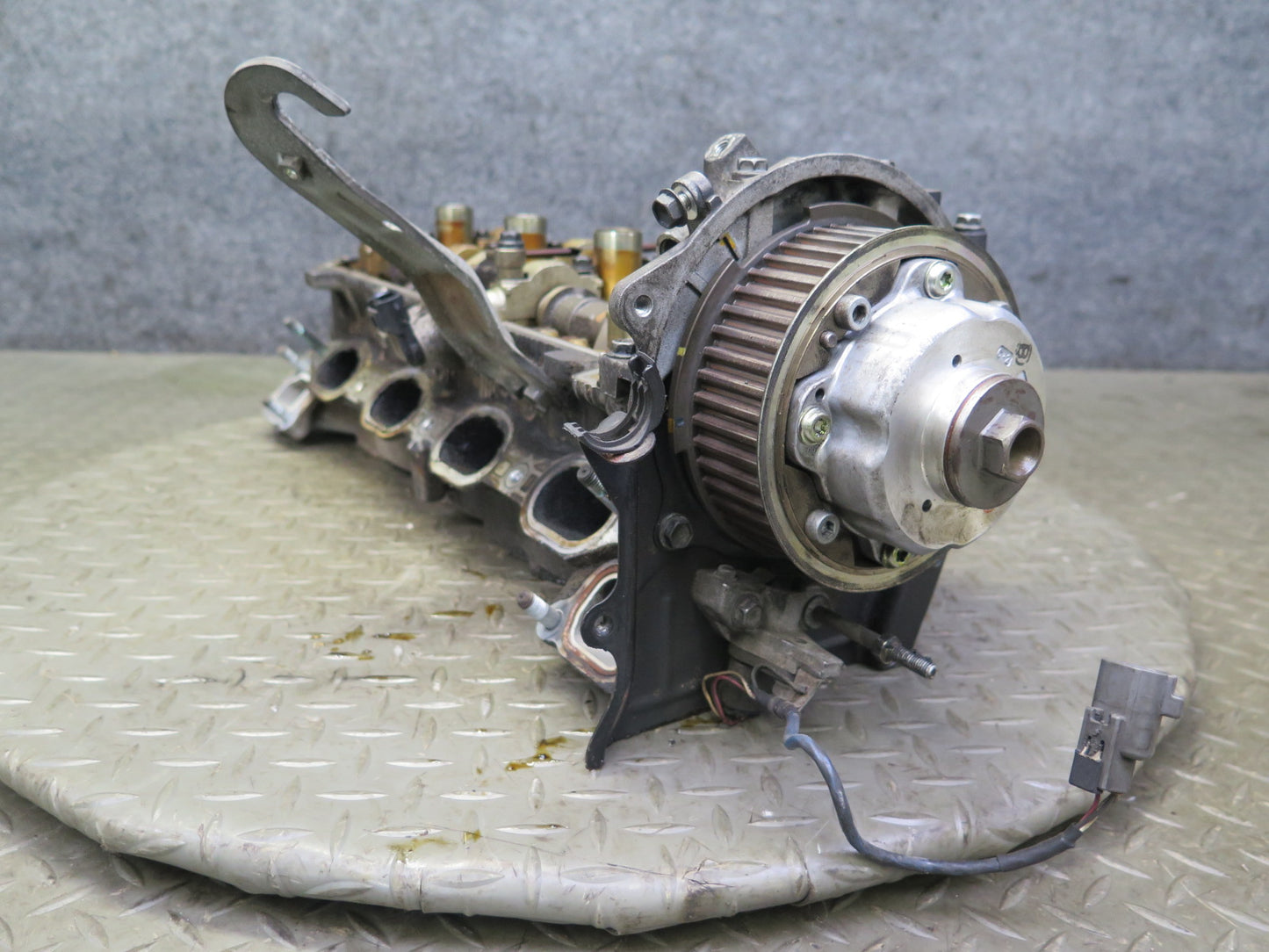 2005-2009 Lexus UZJ120L GX470 4.7L 2UZFE Engine Left Side Cylinder Head Assy