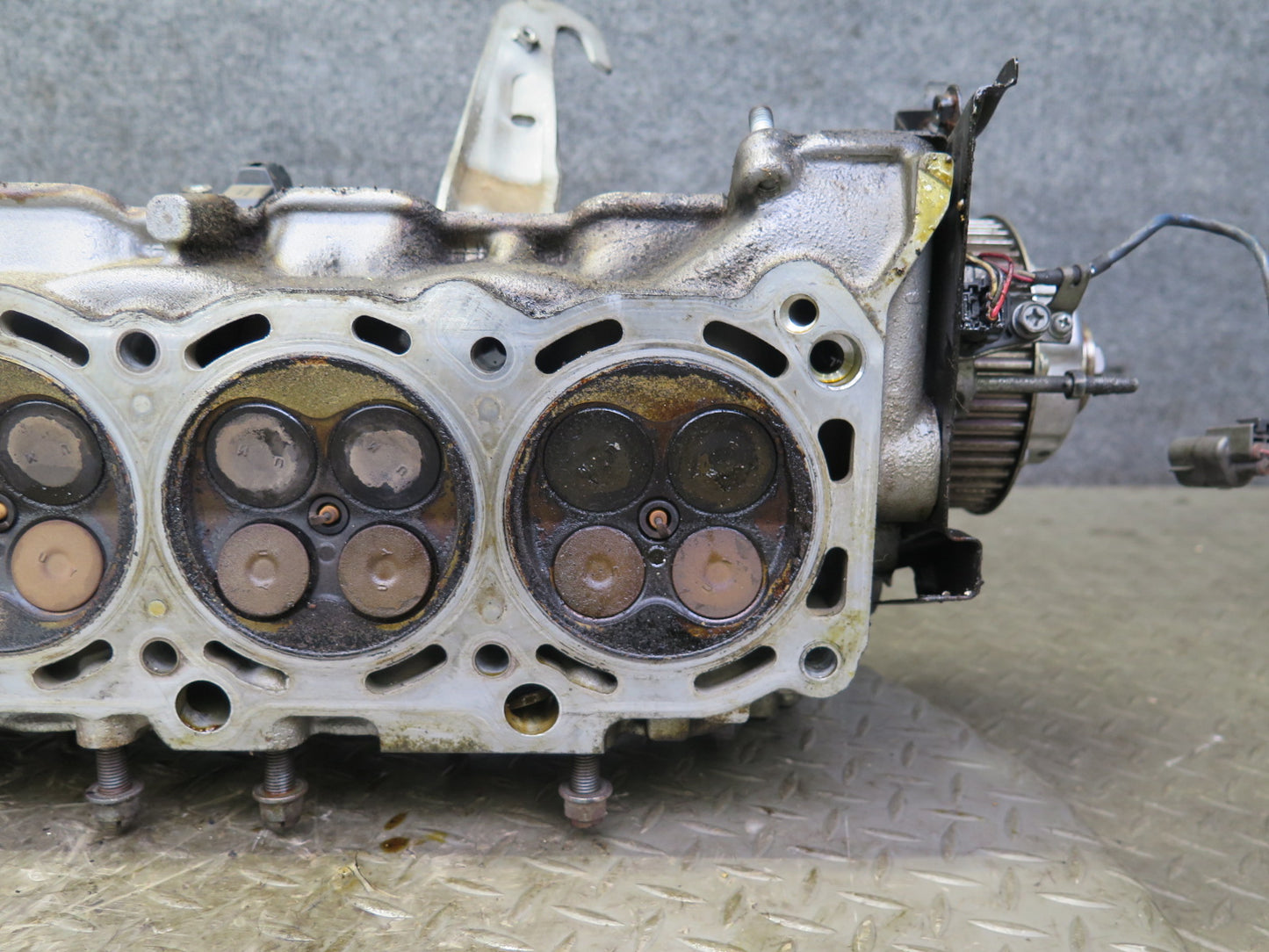 2005-2009 Lexus UZJ120L GX470 4.7L 2UZFE Engine Left Side Cylinder Head Assy