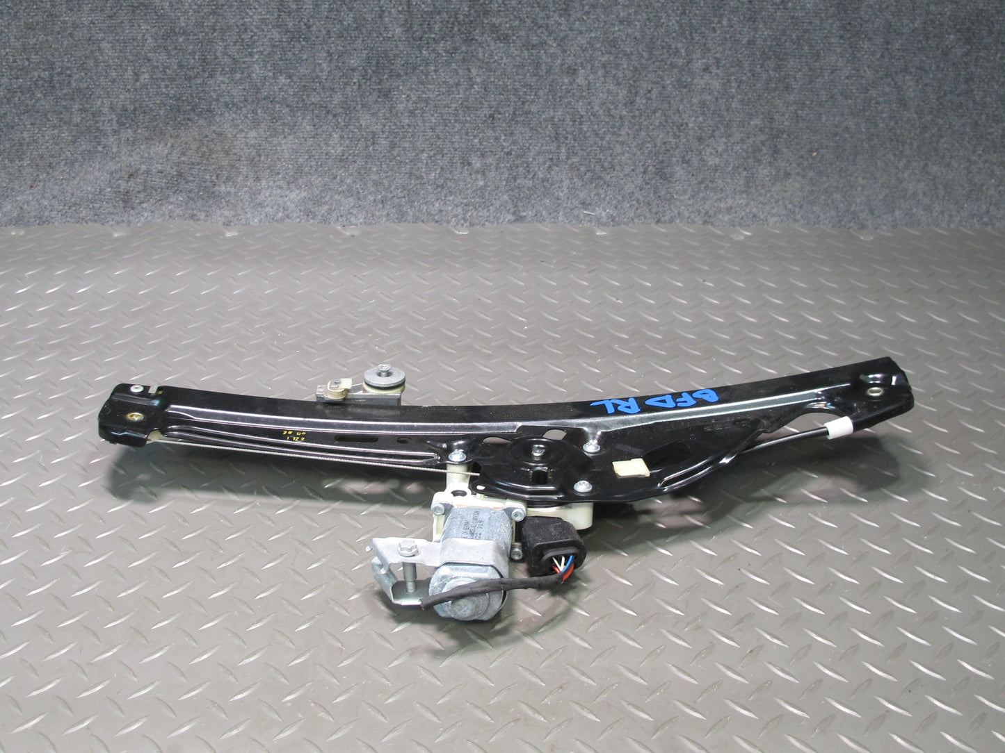 2006-2010 BMW E60 E61 M5 530i Rear Left Door Window Regulator w Motor 7034387