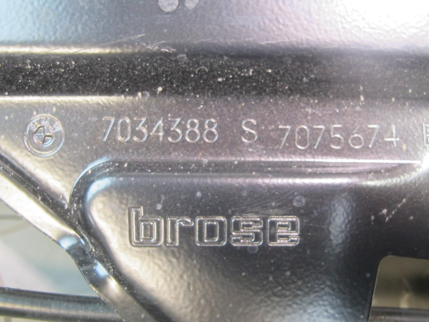 2006-2010 BMW E60 E61 M5 530i Rear Right Door Window Regulator w Motor 7075674