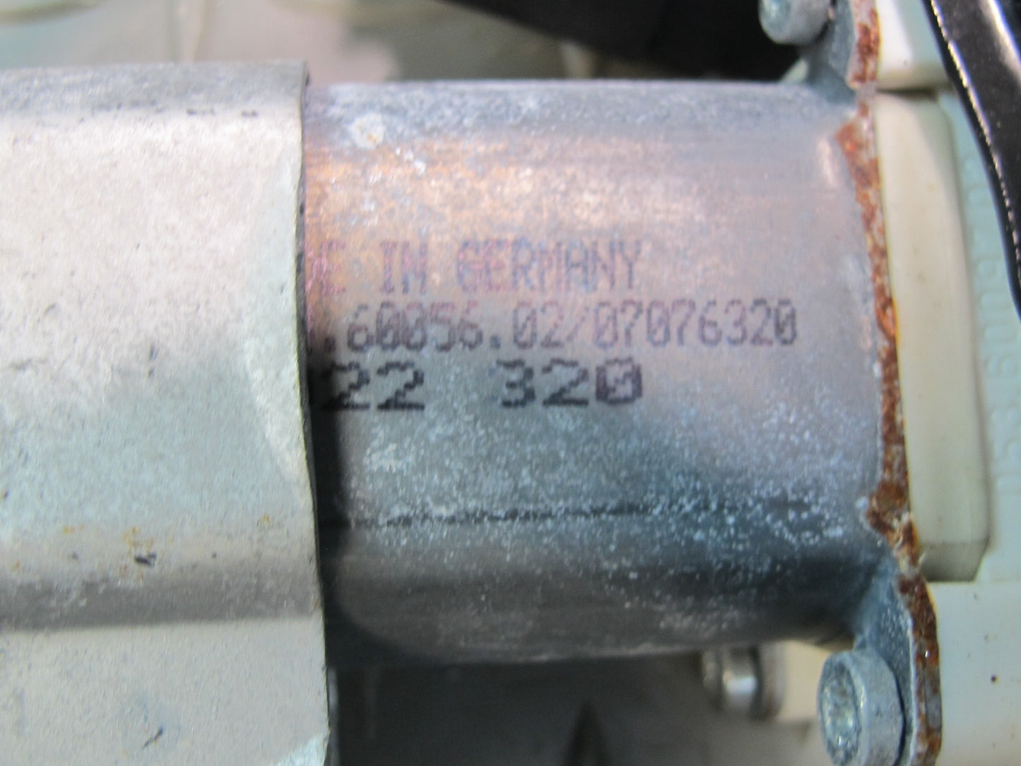 2006-2010 BMW E60 E61 M5 530i Rear Right Door Window Regulator w Motor 7075674