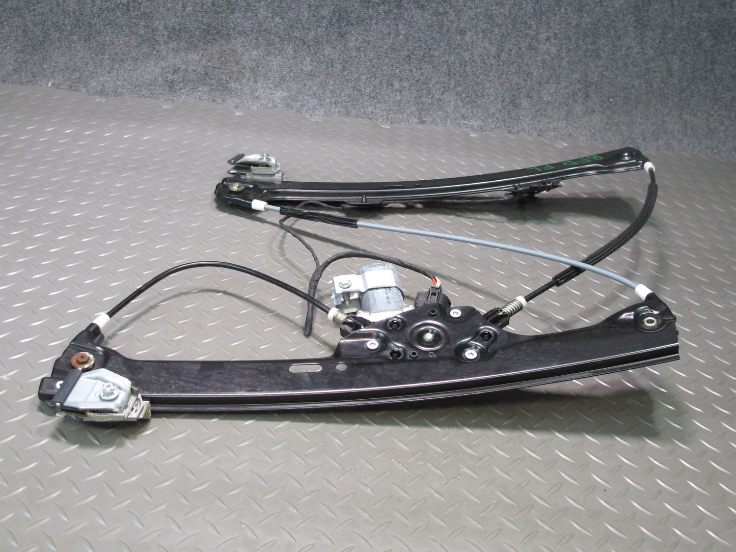 2006-2010 BMW E60 E61 M5 530i Front Left Door Window Regulator w Motor 7075667