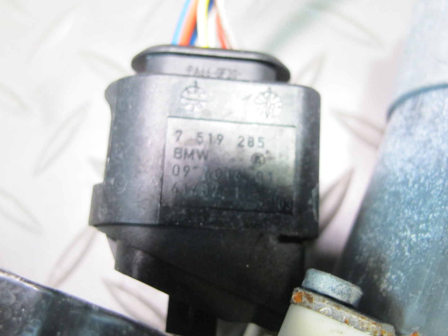 2006-2010 BMW E60 E61 M5 530i Front Right Door Window Regulator w Motor 7075668