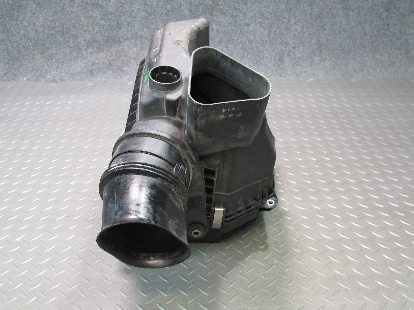 2006-2010 BMW E60 M5 Right Air Intake Cleaner Filter Box w MAF Sensor