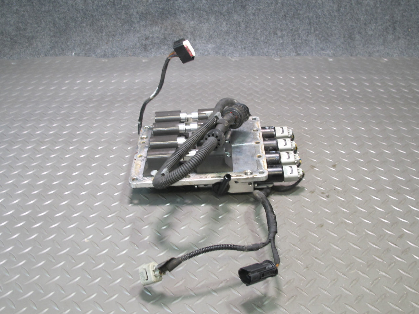 2006-2010 BMW E63 E60 M5 M6 SMG Transmission Hydraulic Solenoid Valve Block 55K