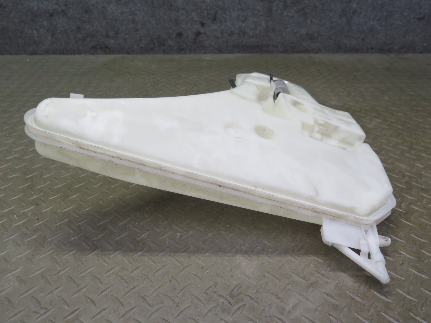 07-13 BMW E92 E93 335i Windshield Washer Fluid Reservoir Tank w Neck & Pump OEM