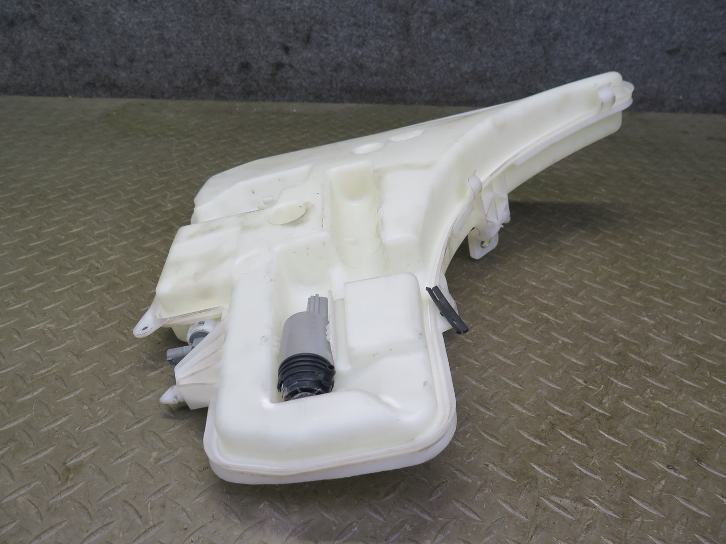 07-13 BMW E92 E93 335i Windshield Washer Fluid Reservoir Tank w Neck & Pump OEM