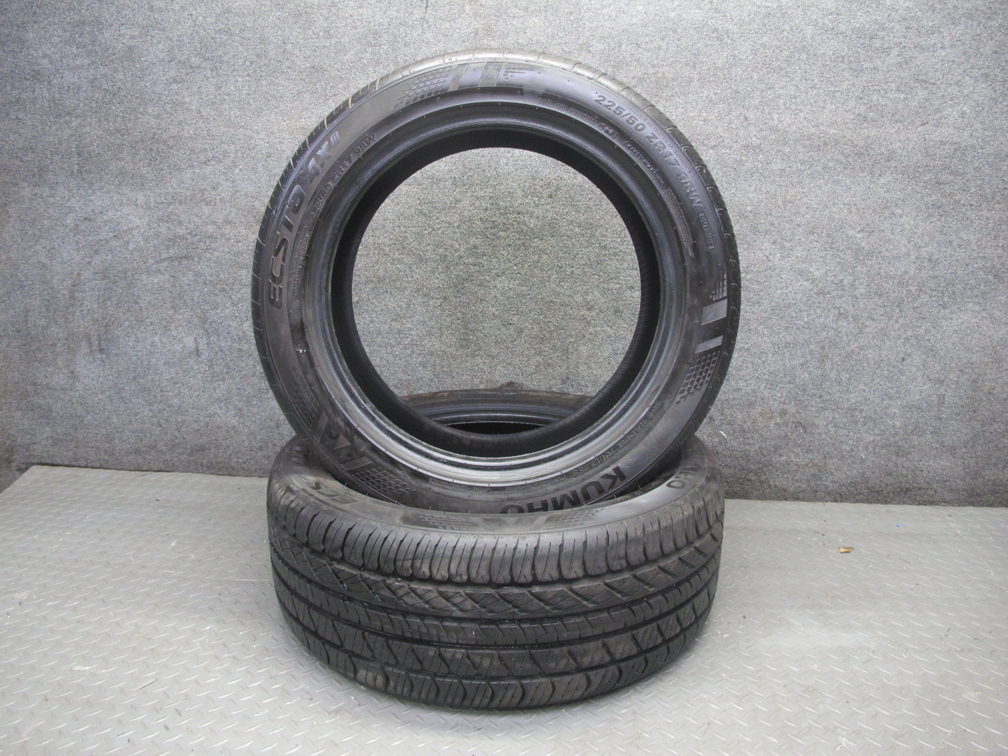 Set of 2 Kumho Ecsta 4X II A/S Tire 225/50 ZR17 98W 0923 4724 8/32 9/32 Tread