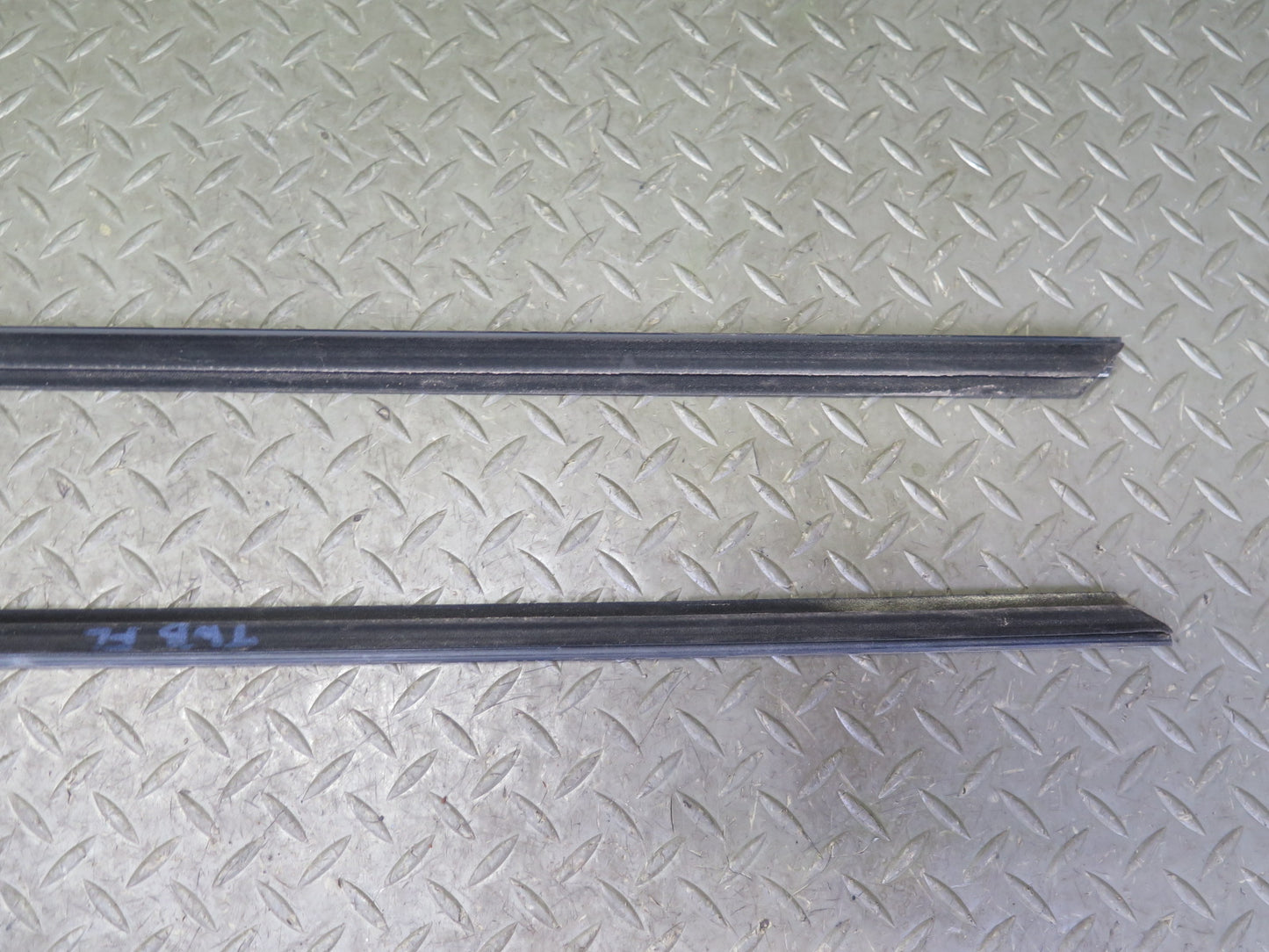 07-13 BMW E92 E93 335i Set of 2 Left & Right Door Chrome Molding Strip OEM