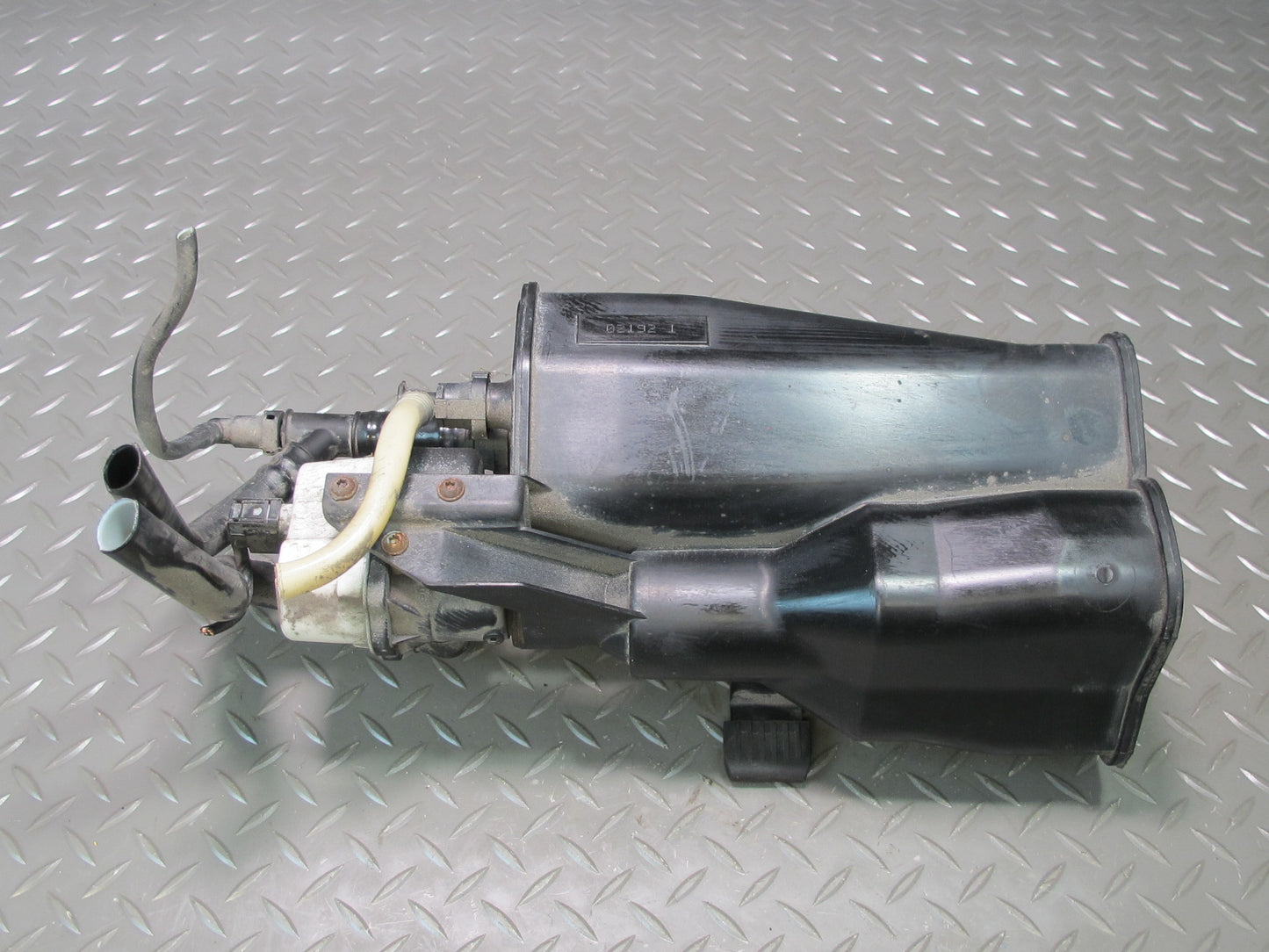 07-13 BMW E90 E92 E93 335i Fuel Evap Vapor Charcoal Canister 6765741 OEM