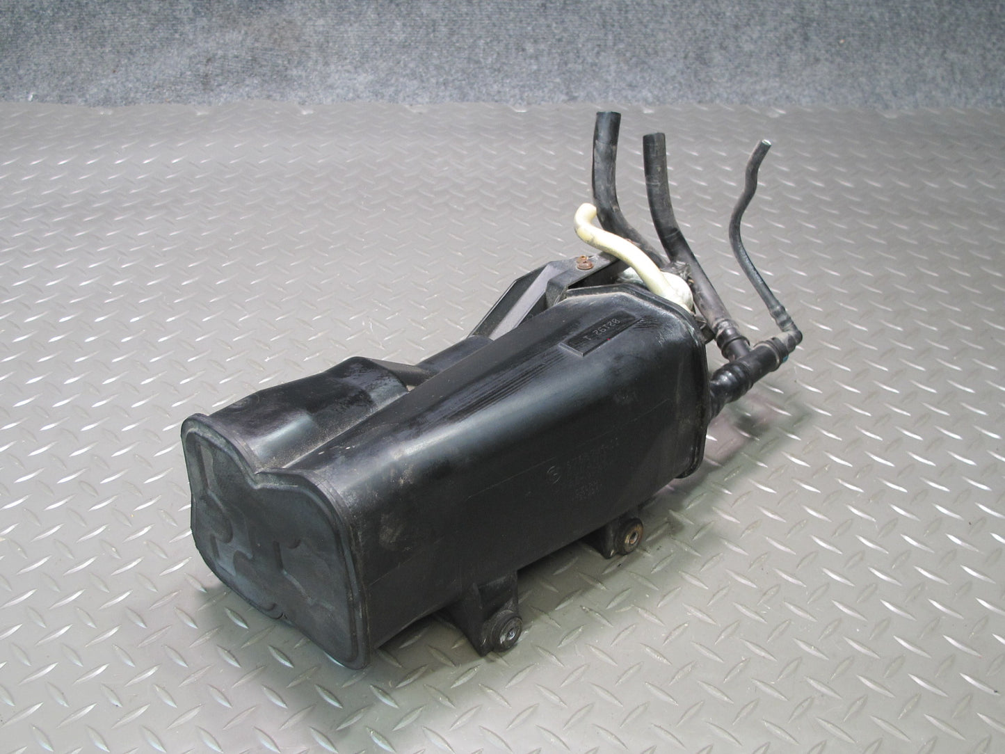 07-13 BMW E90 E92 E93 335i Fuel Evap Vapor Charcoal Canister 6765741 OEM