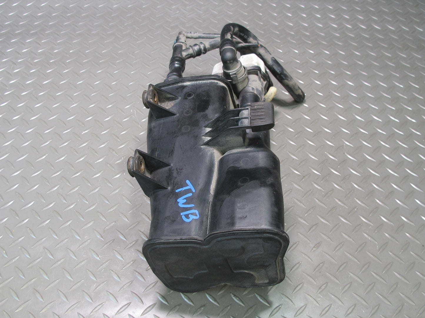 07-13 BMW E90 E92 E93 335i Fuel Evap Vapor Charcoal Canister 6765741 OEM