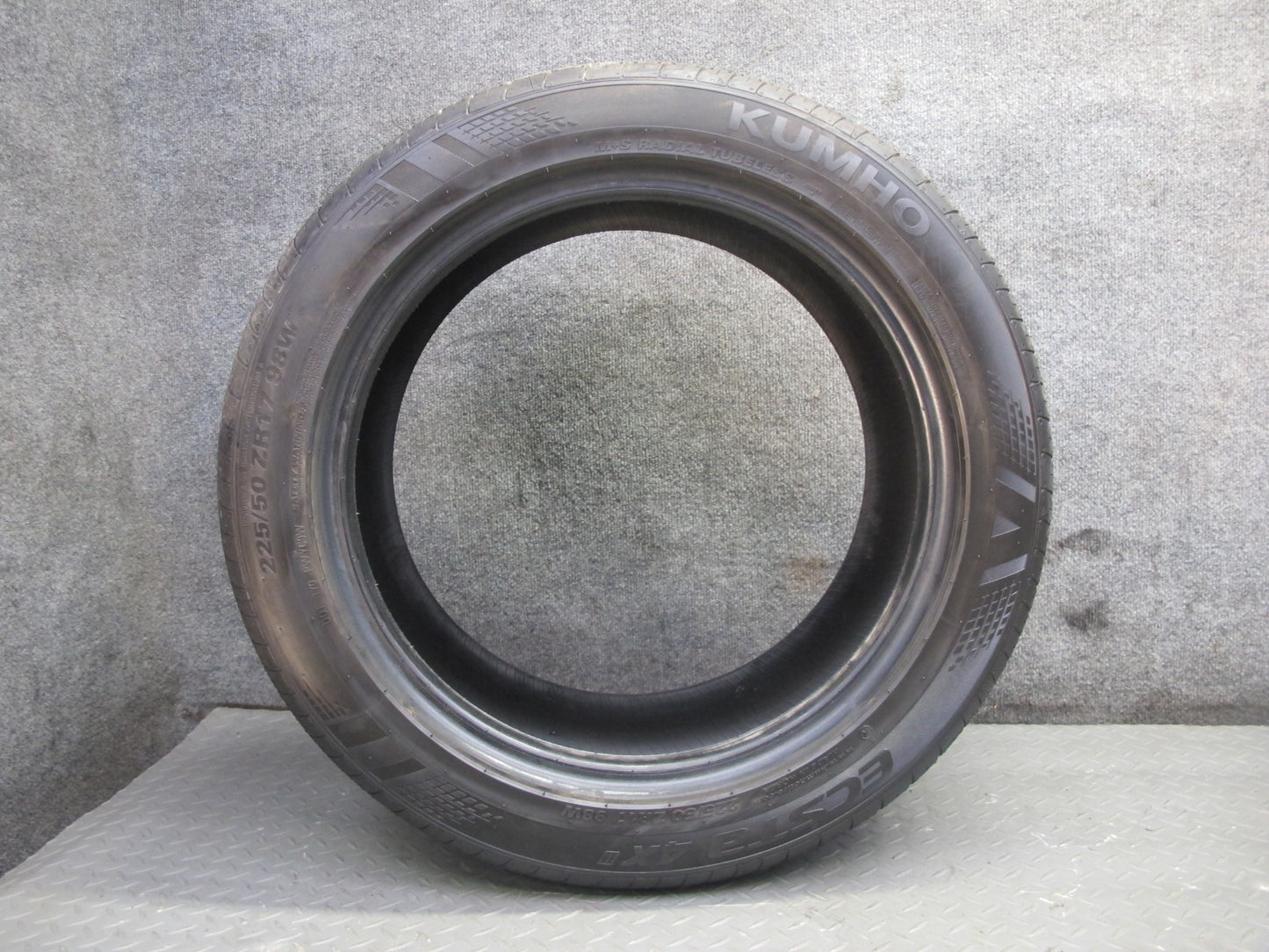 Set of 2 Kumho Ecsta 4X II A/S Tire 225/50 ZR17 98W 0923 4724 8/32 9/32 Tread