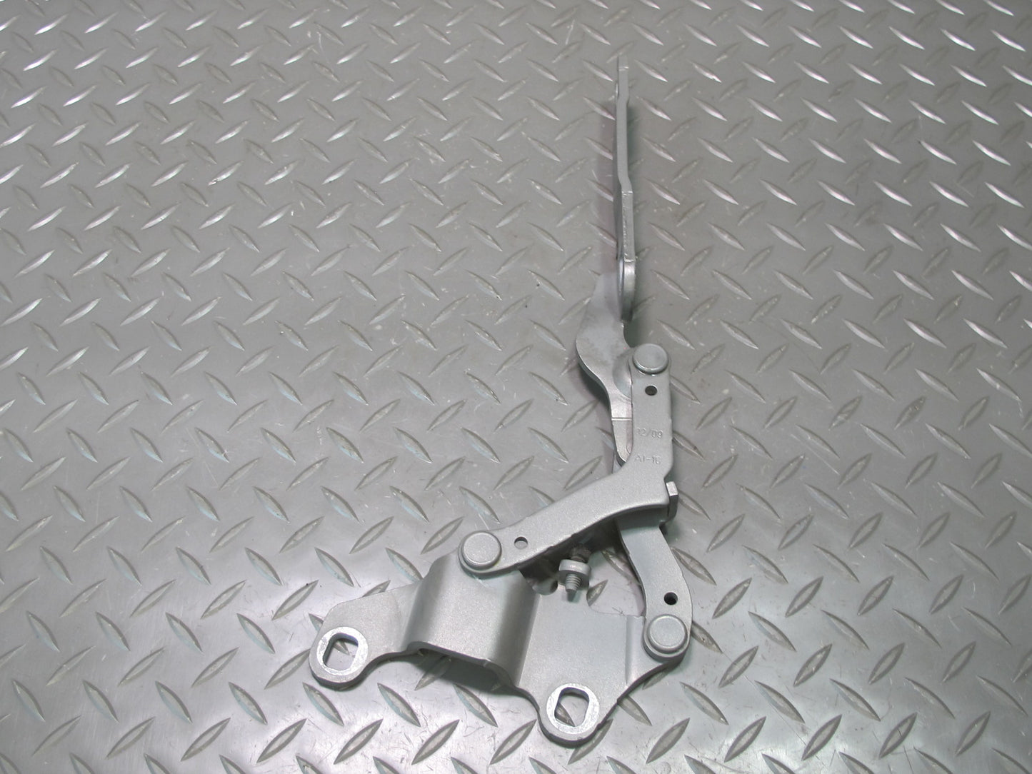 07-13 BMW E90 E92 E93 335i Set of 2 Front Left & Right Hood Bonnet Hinge OEM