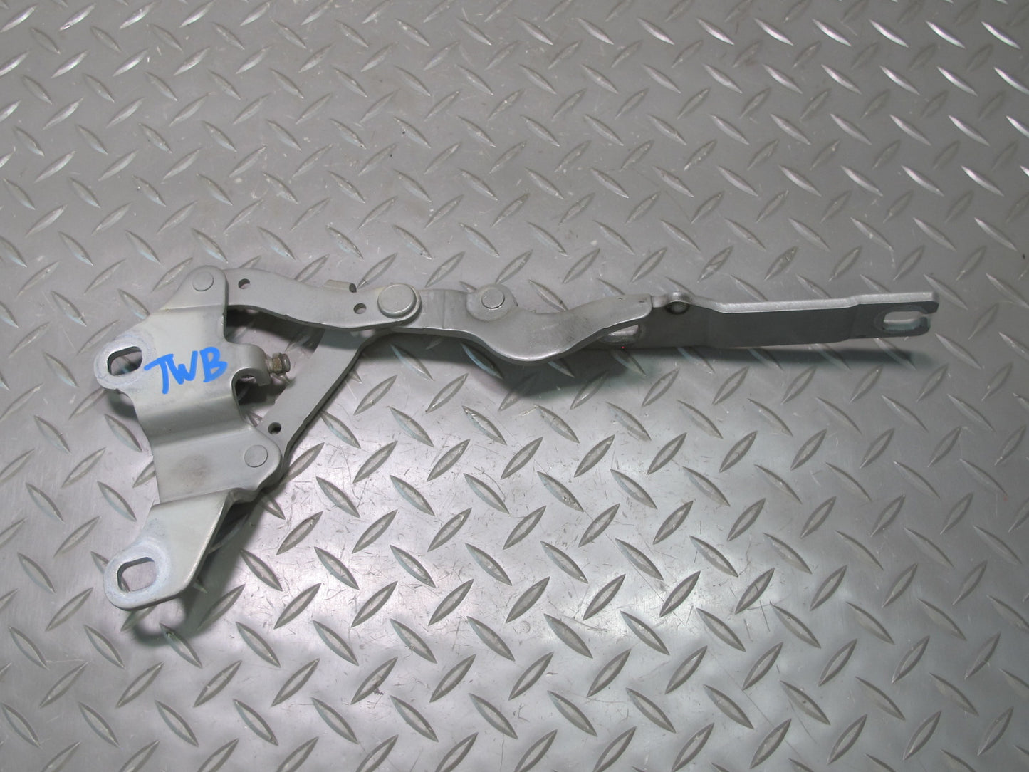07-13 BMW E90 E92 E93 335i Set of 2 Front Left & Right Hood Bonnet Hinge OEM