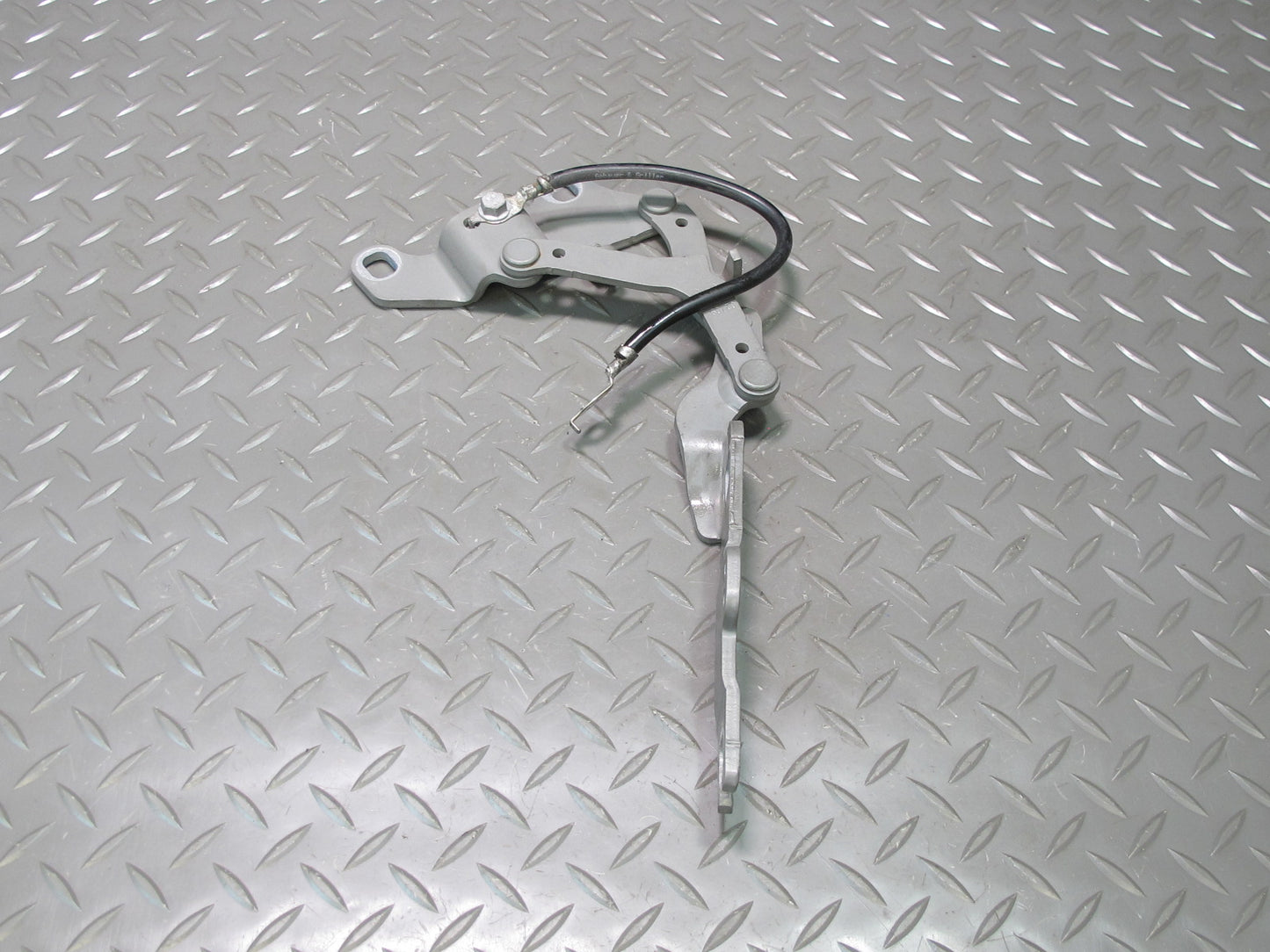 07-13 BMW E90 E92 E93 335i Set of 2 Front Left & Right Hood Bonnet Hinge OEM