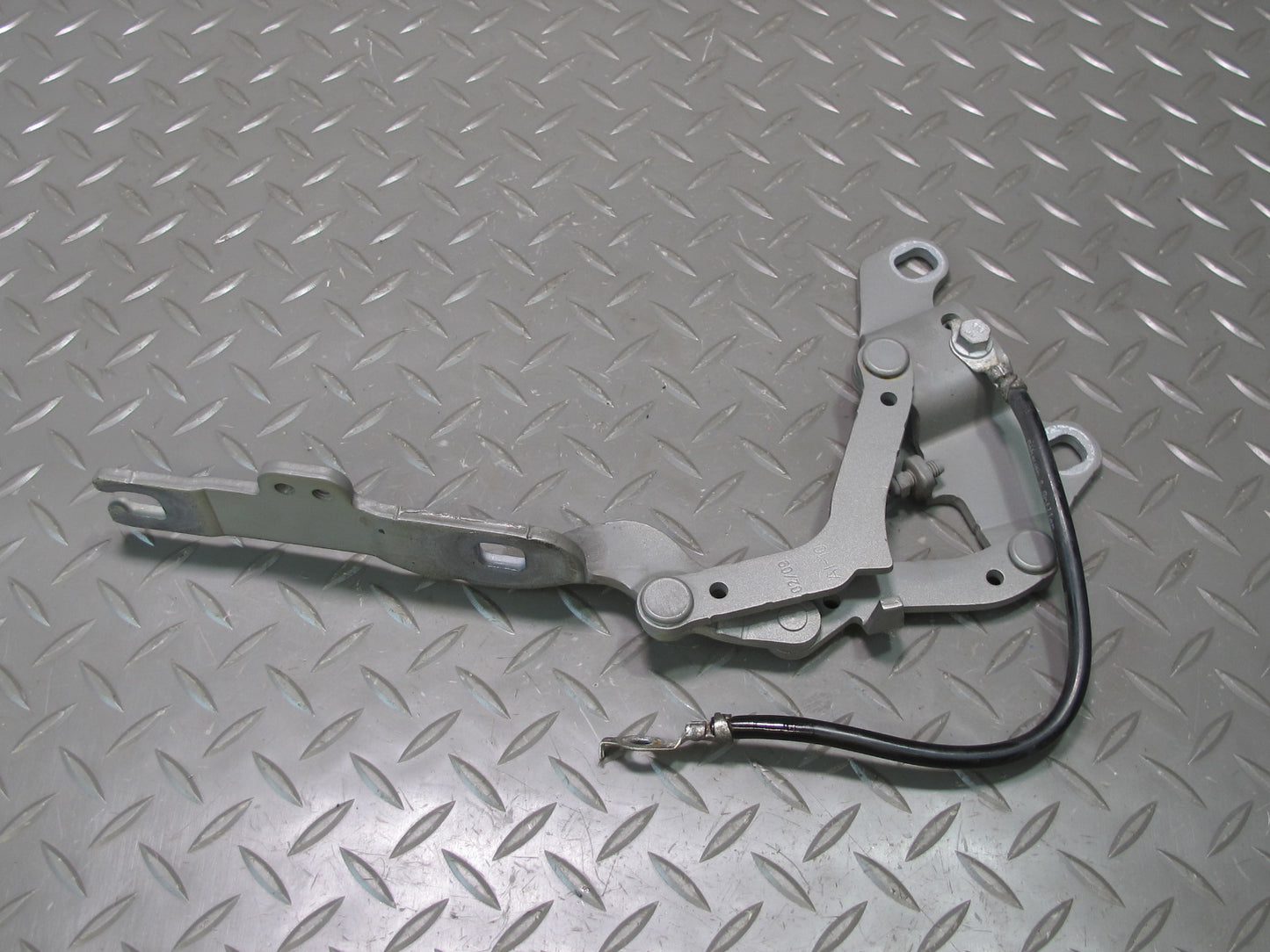 07-13 BMW E90 E92 E93 335i Set of 2 Front Left & Right Hood Bonnet Hinge OEM