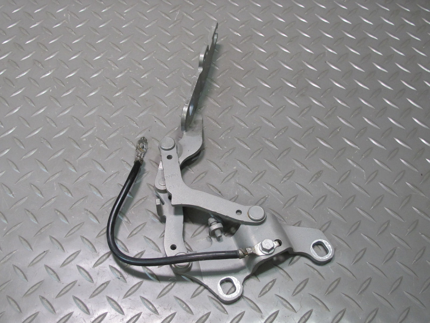 07-13 BMW E90 E92 E93 335i Set of 2 Front Left & Right Hood Bonnet Hinge OEM