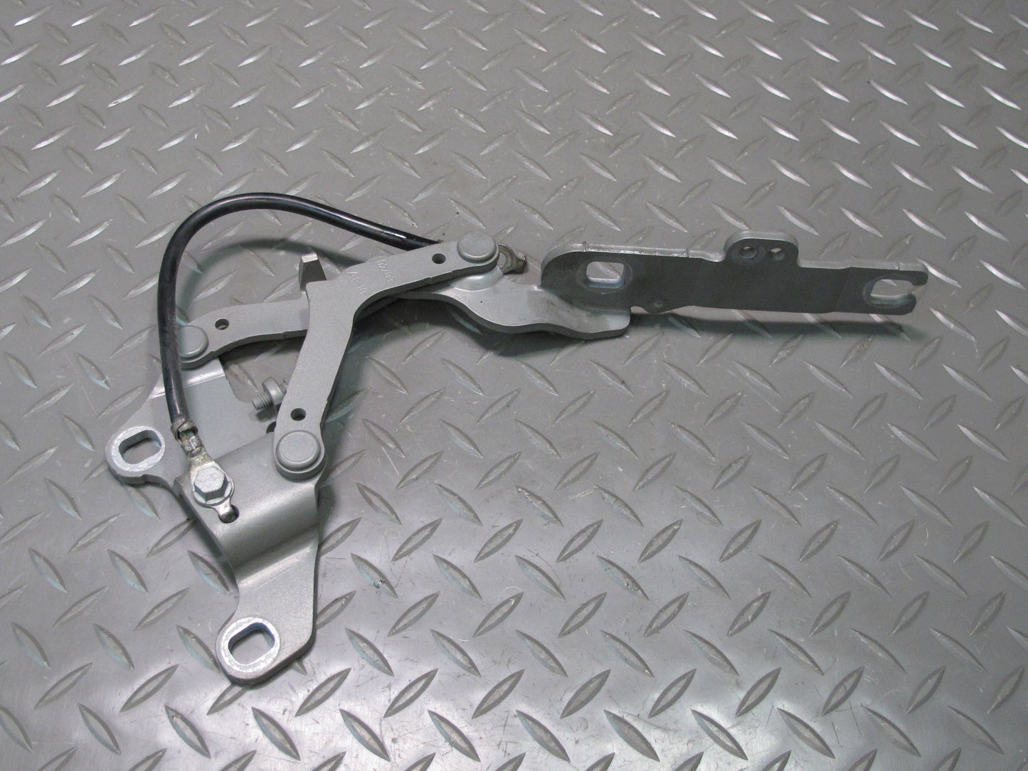 07-13 BMW E90 E92 E93 335i Set of 2 Front Left & Right Hood Bonnet Hinge OEM