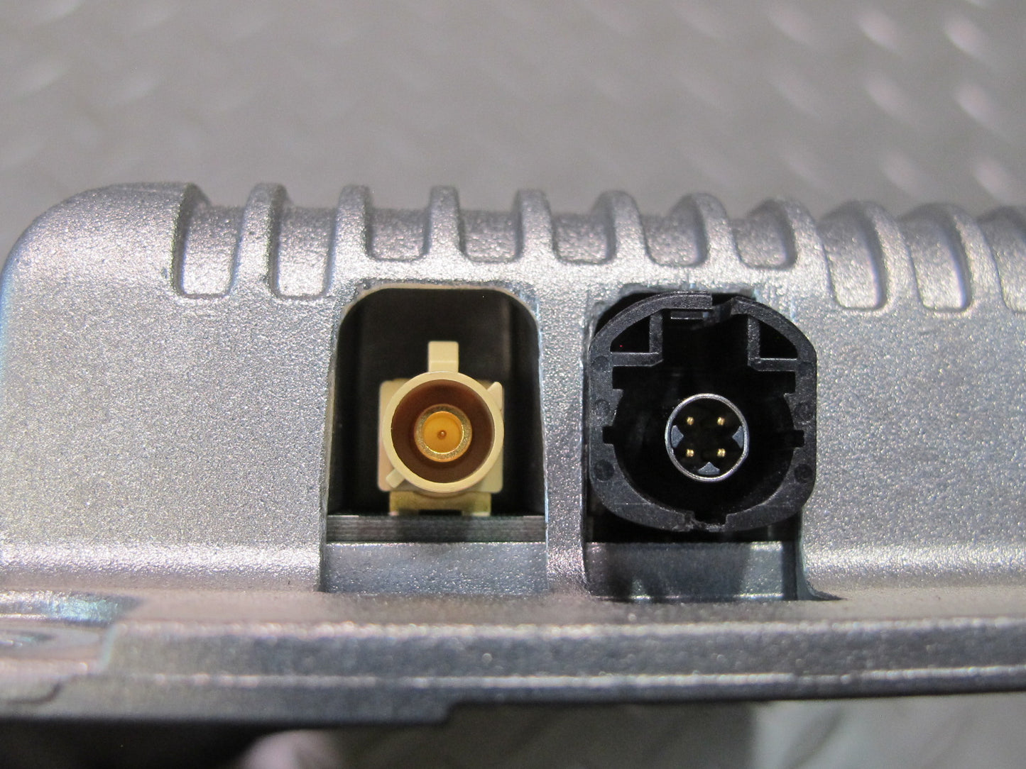 2009 BMW E90 E92 E93 335i Bluetooth Communication Control Module 9200822 OEM