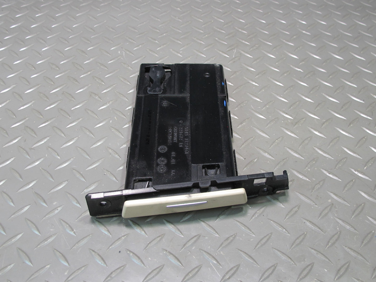 07-13 BMW E92 E93 335i Dash Front Right CUP Holder Creambeige 7127461 OEM