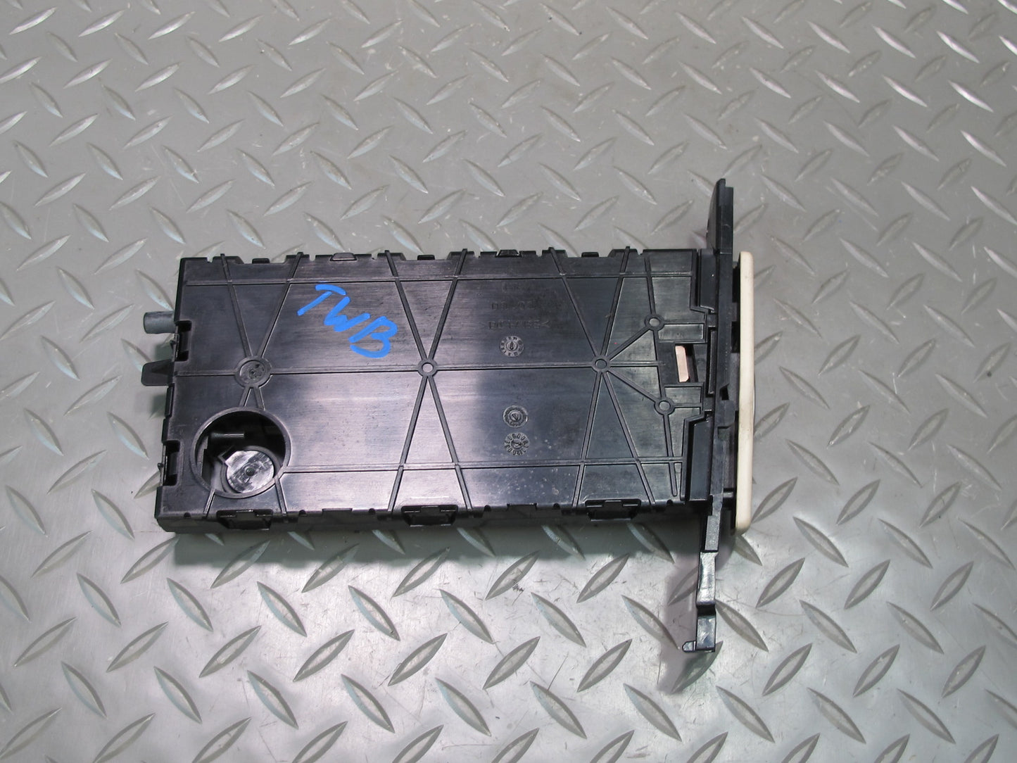 07-13 BMW E92 E93 335i Dash Front Right CUP Holder Creambeige 7127461 OEM