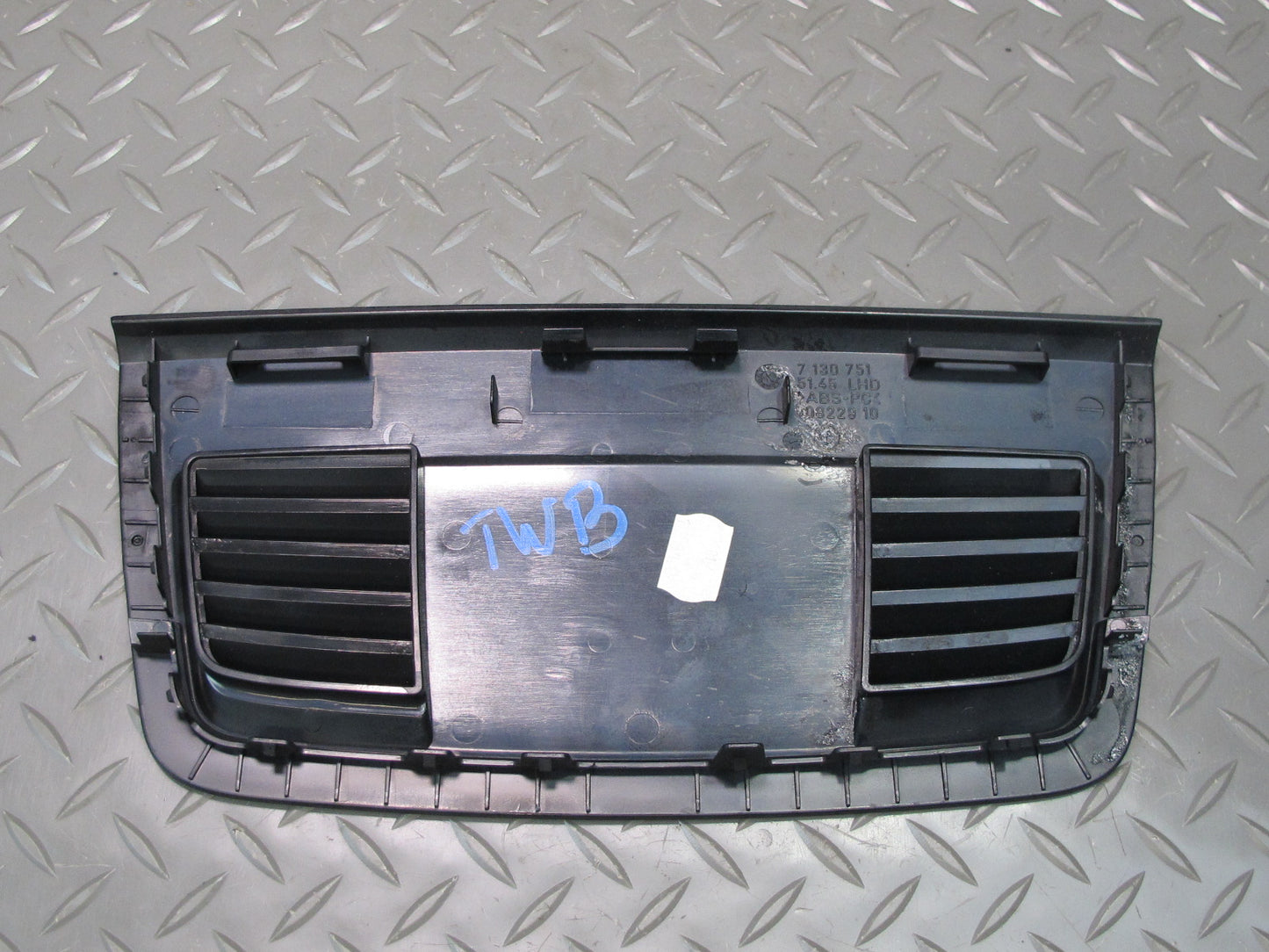 07-13 BMW E90 E92 E93 335i Dash Front Center Grille Trim Cover Panel 7130751 OEM