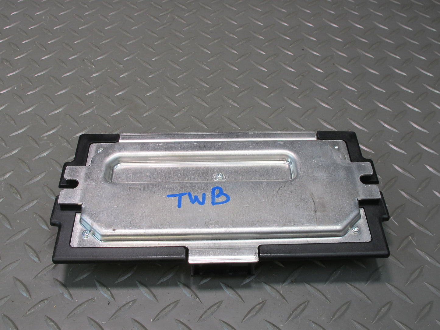 07-10 BMW E90 E92 E93 335i PL2 FRM2 Footwell Light Control Module 9204527 OEM