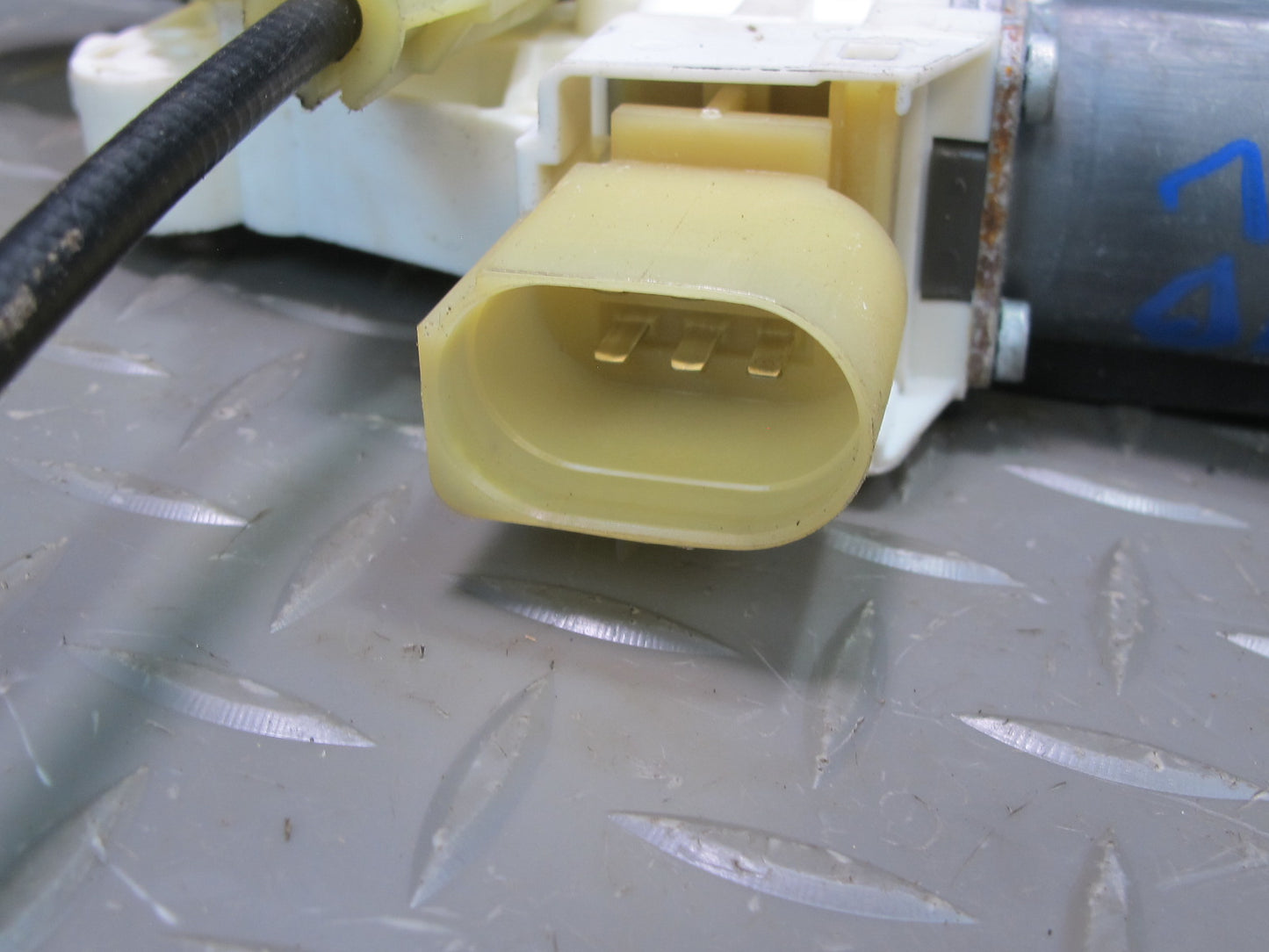 07-13 BMW E92 E93 335i Front Left Door Window Regulator w Motor OEM